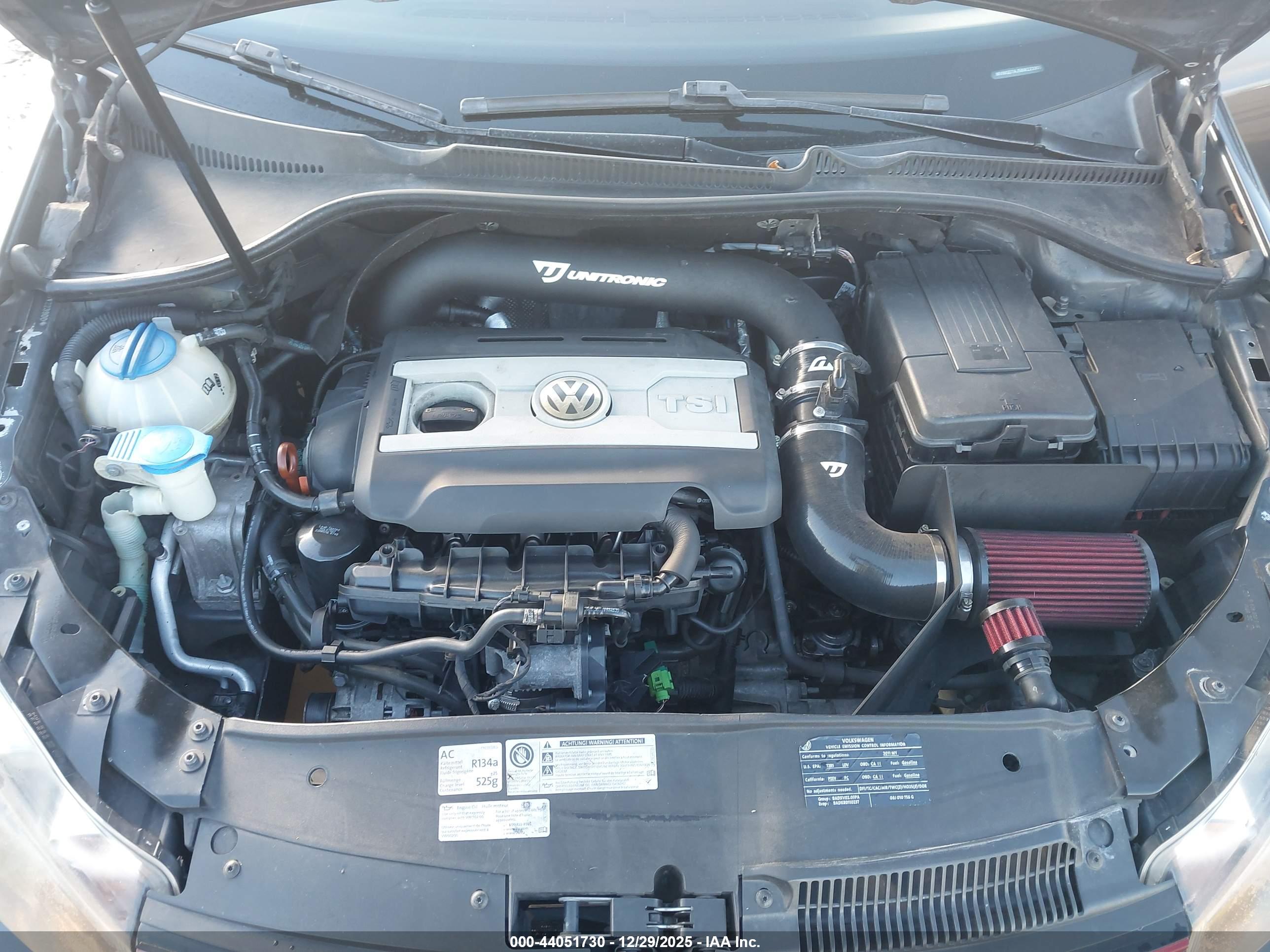 VOLKSWAGEN GTI image 10