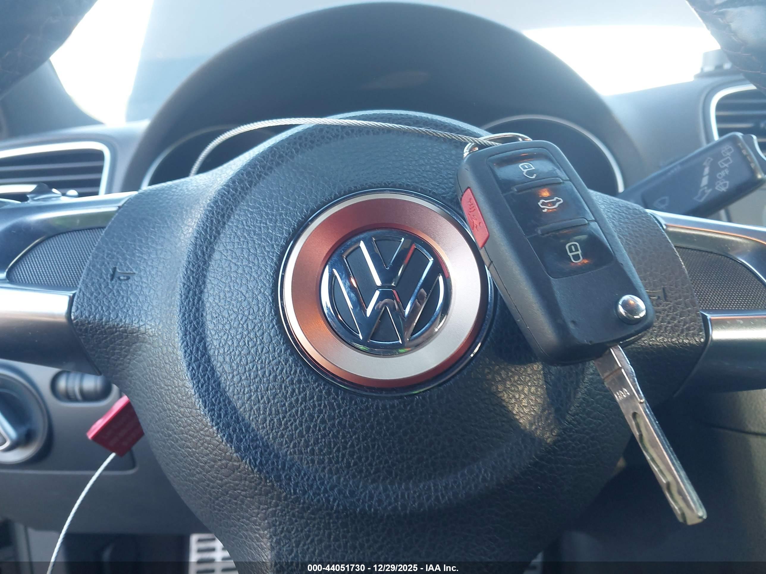VOLKSWAGEN GTI image 11
