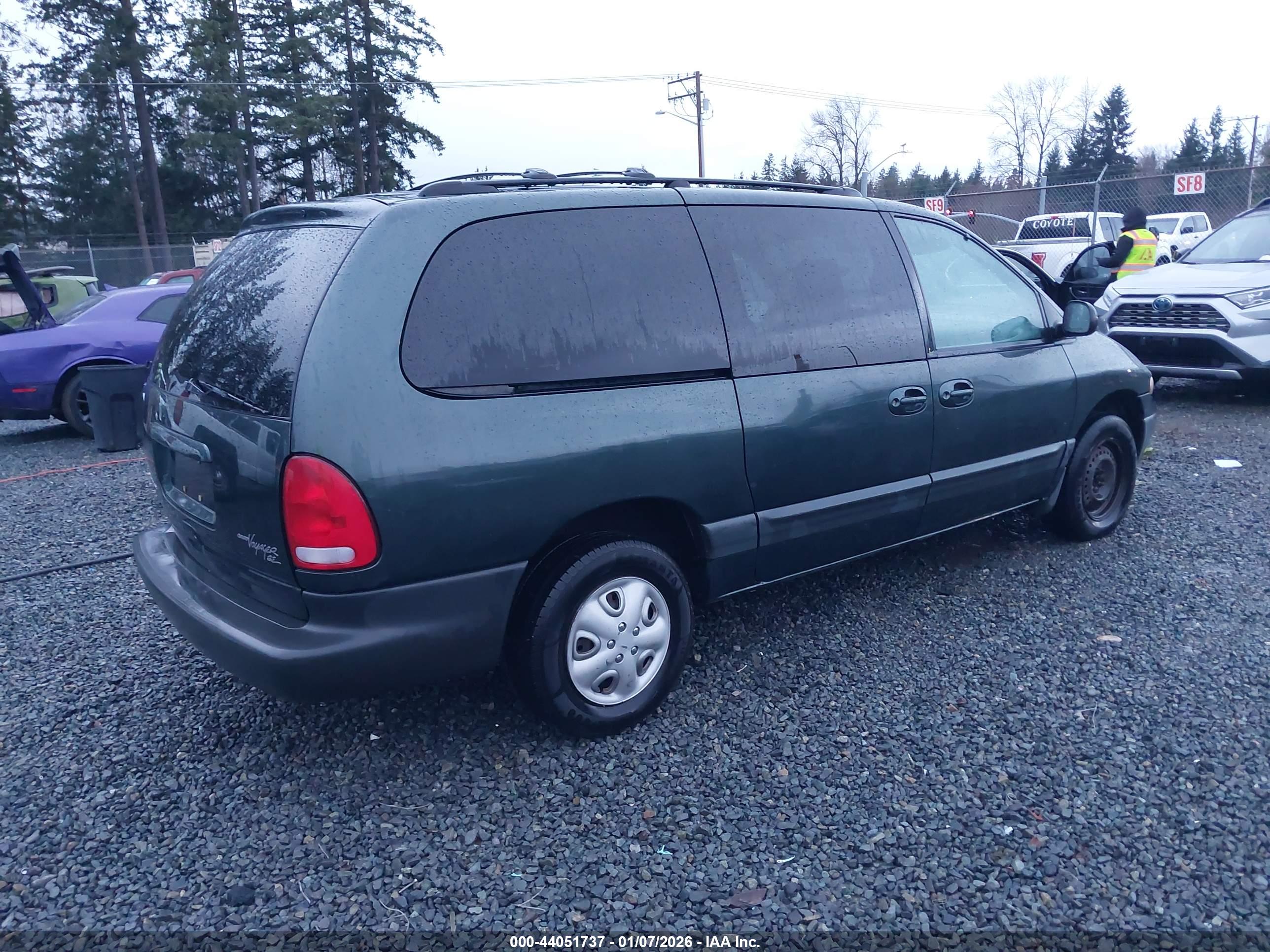 CHRYSLER GRAND image 4