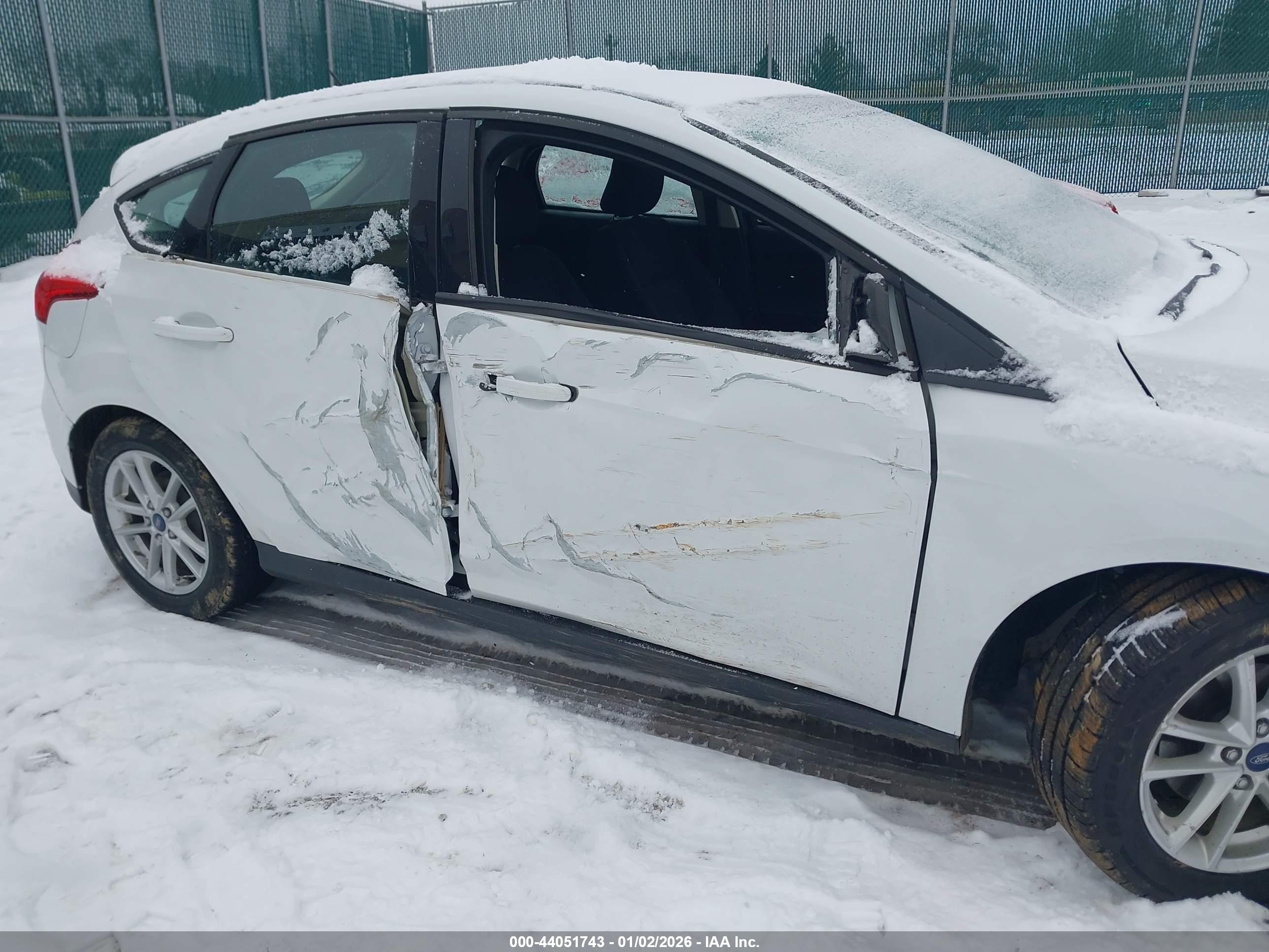 FORD FOCUS image 6