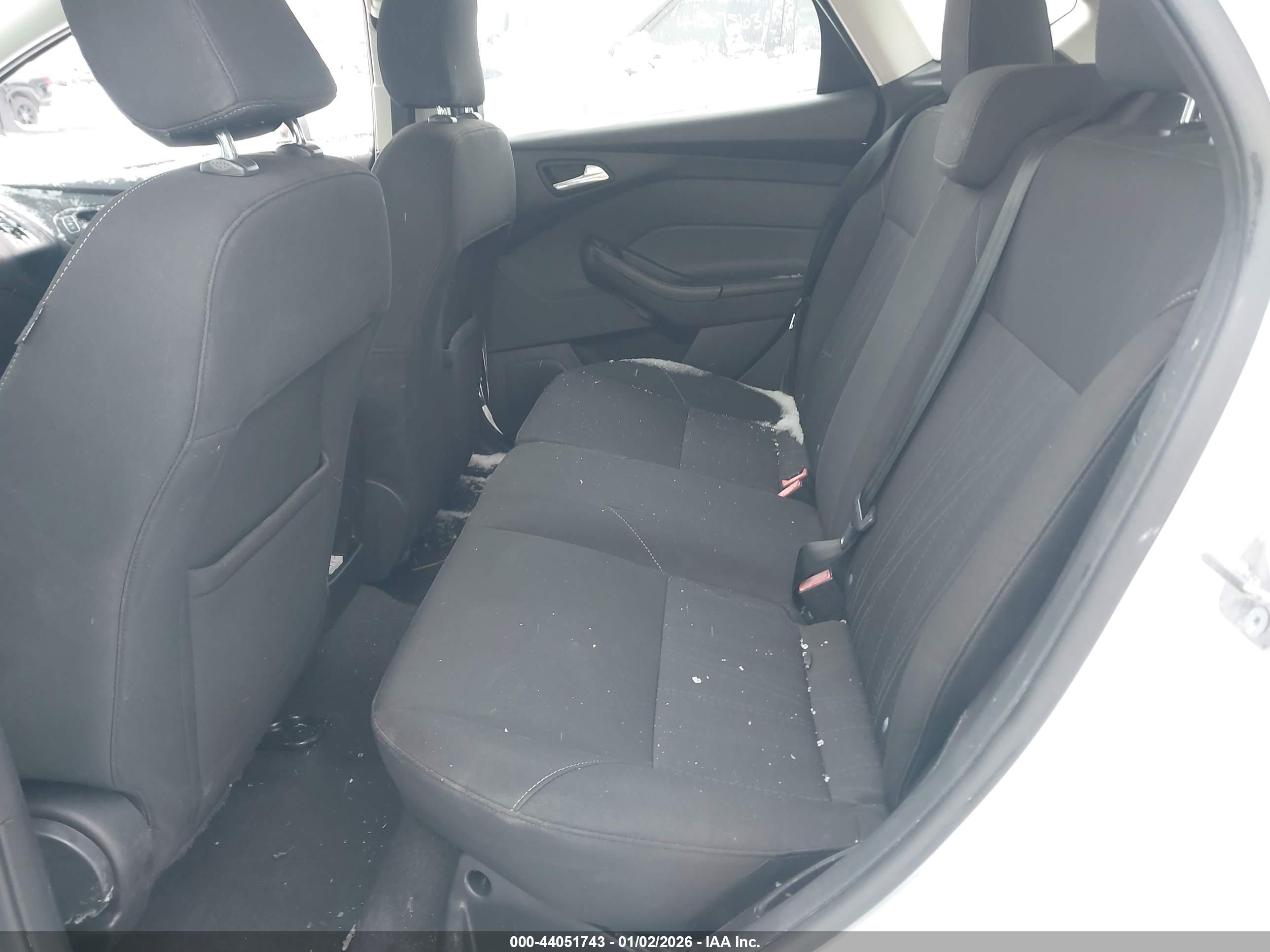 FORD FOCUS image 8