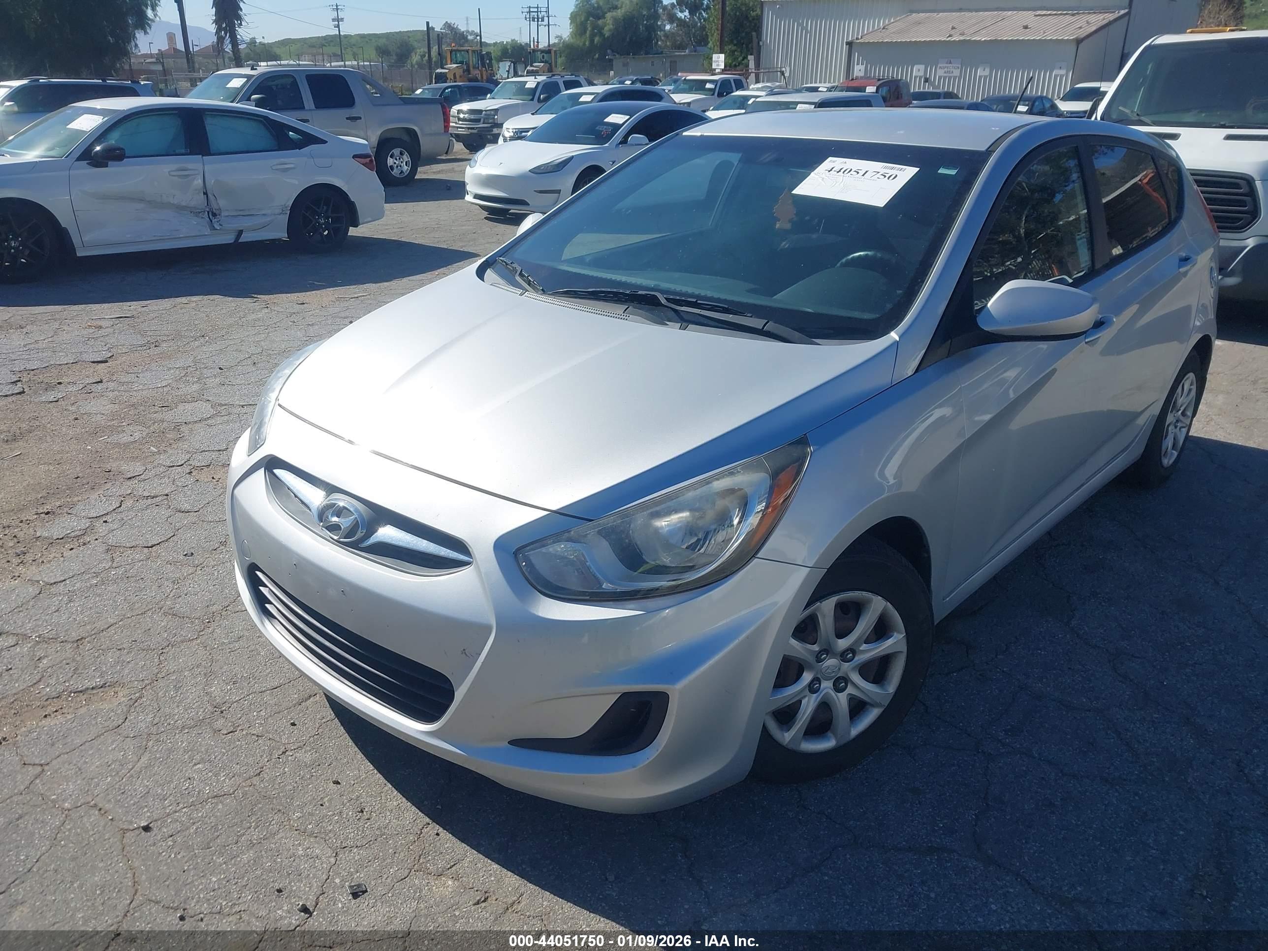 HYUNDAI ACCENT image 2