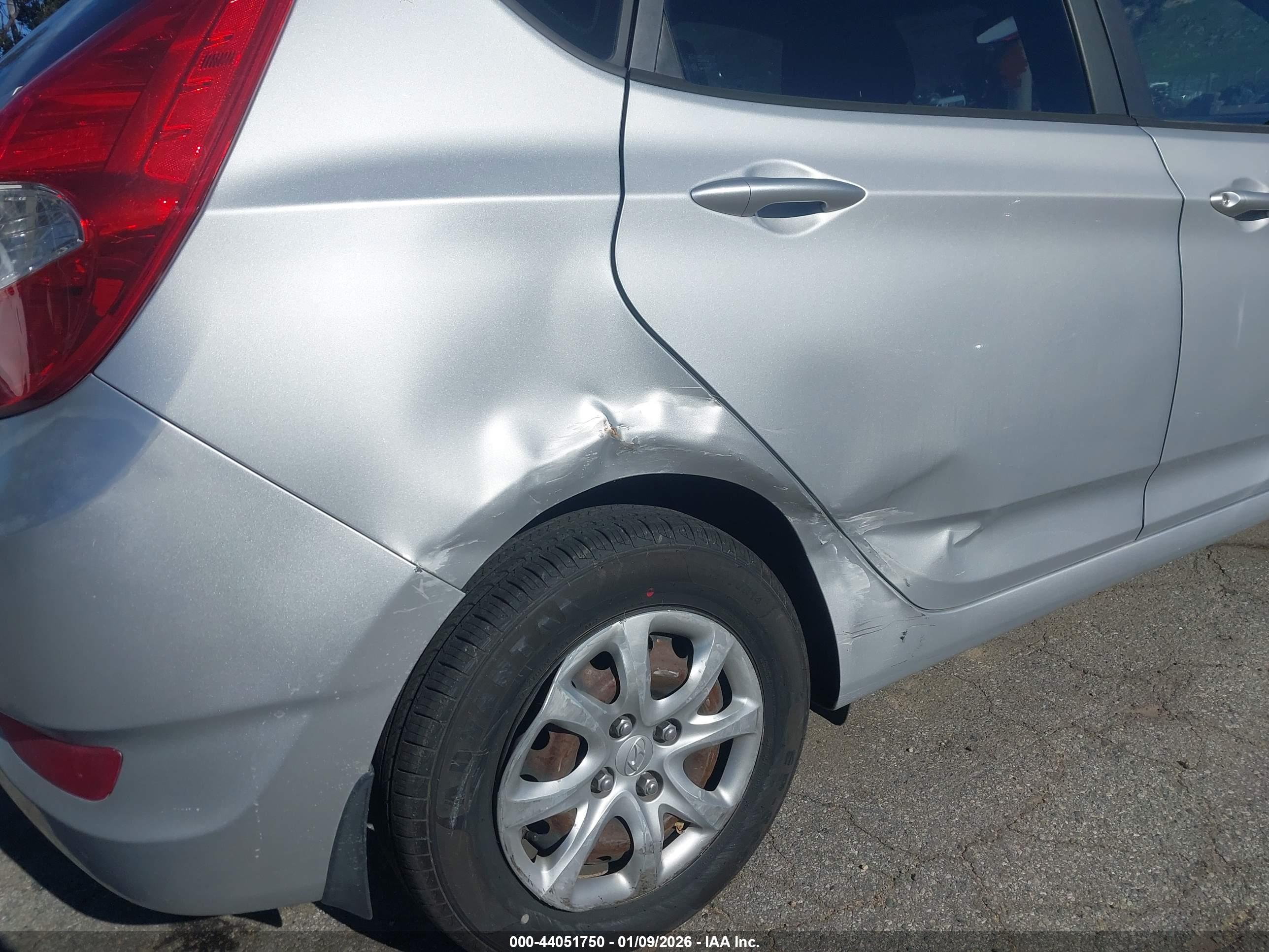 HYUNDAI ACCENT image 6