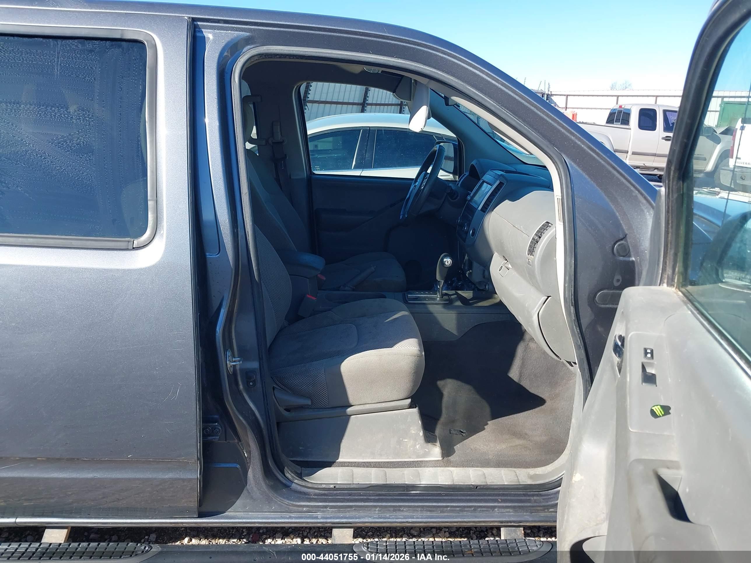 NISSAN FRONTIER image 5