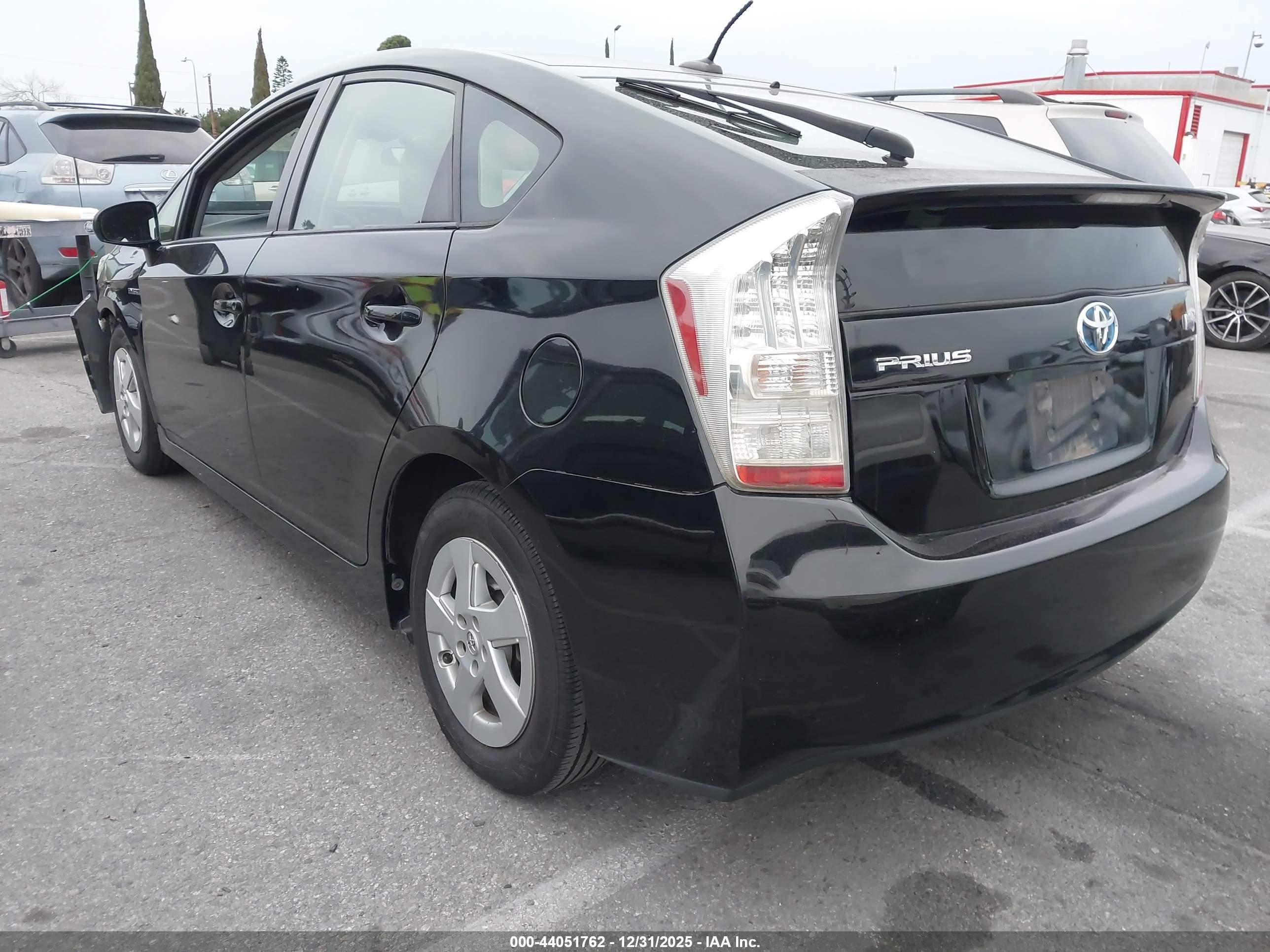 TOYOTA PRIUS image 3