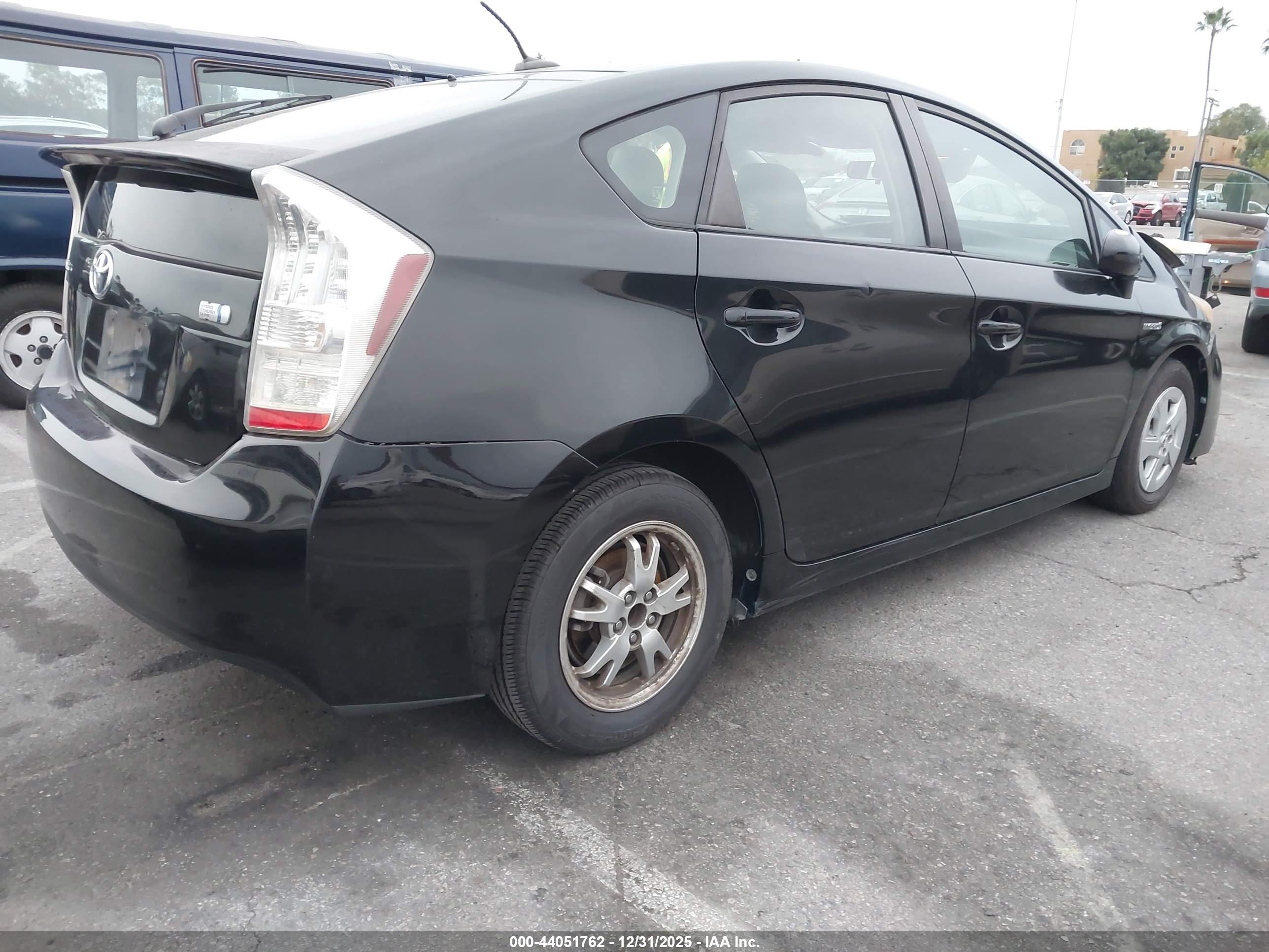 TOYOTA PRIUS image 4