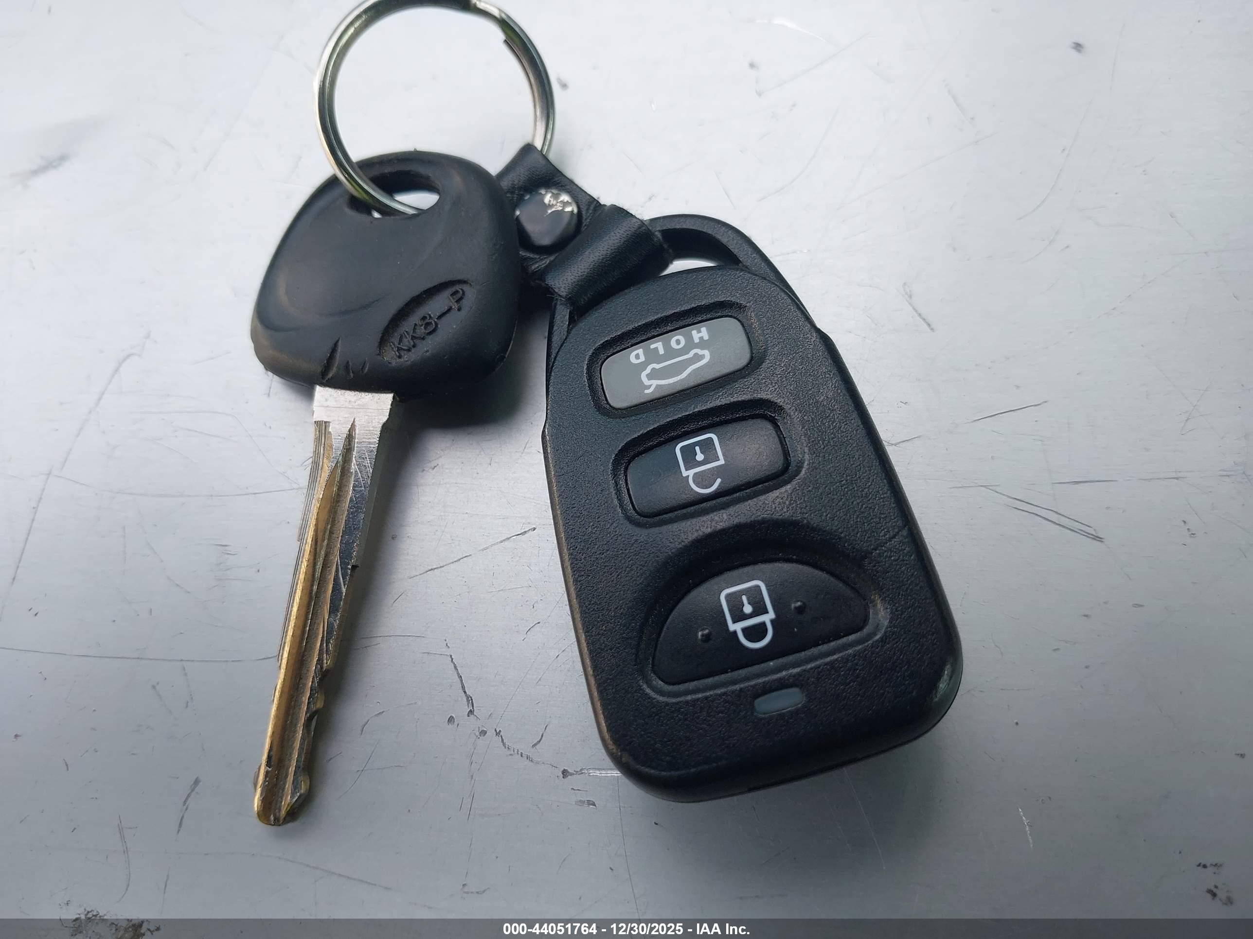 HYUNDAI ELANTRA image 11