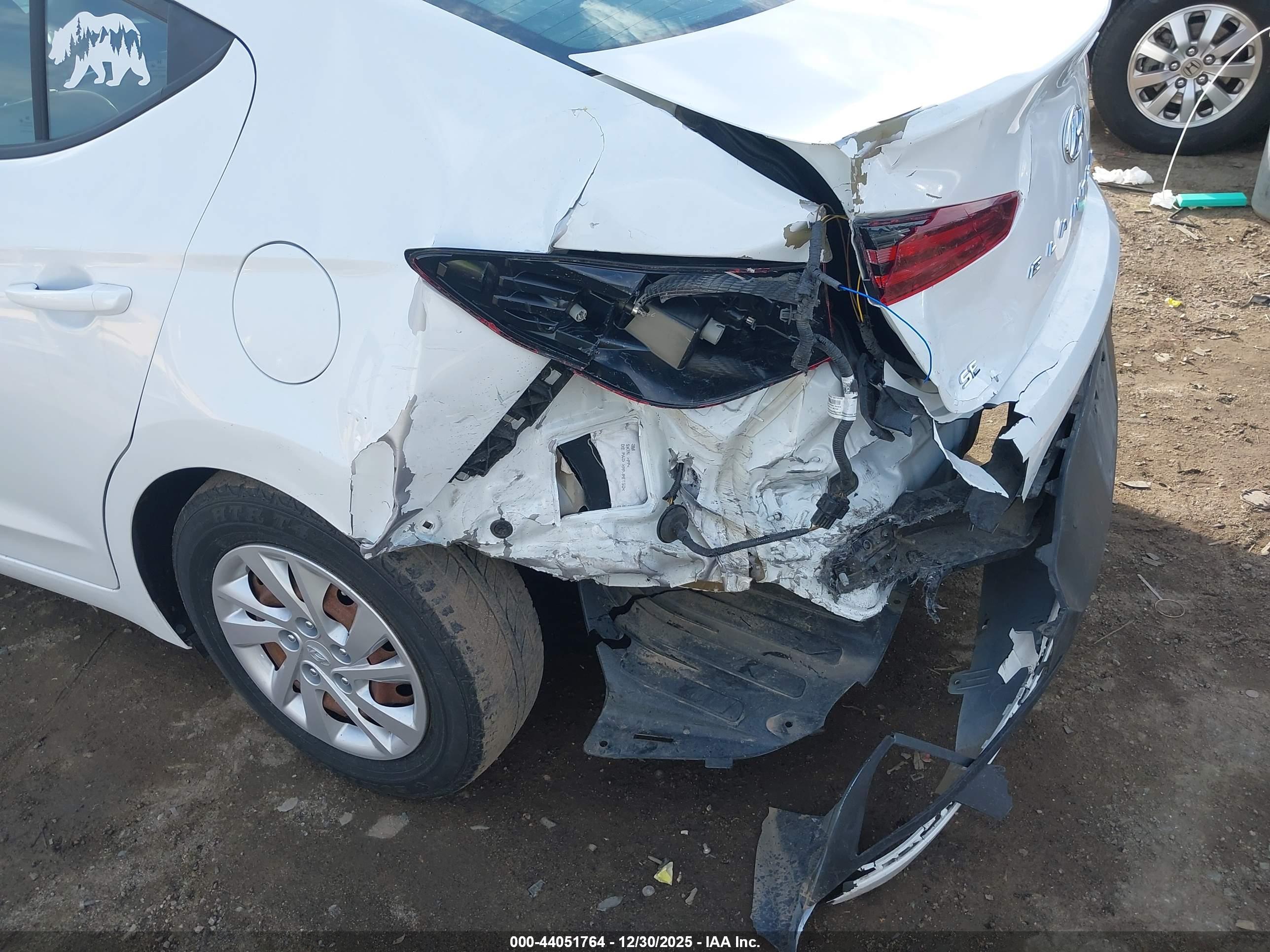HYUNDAI ELANTRA image 6
