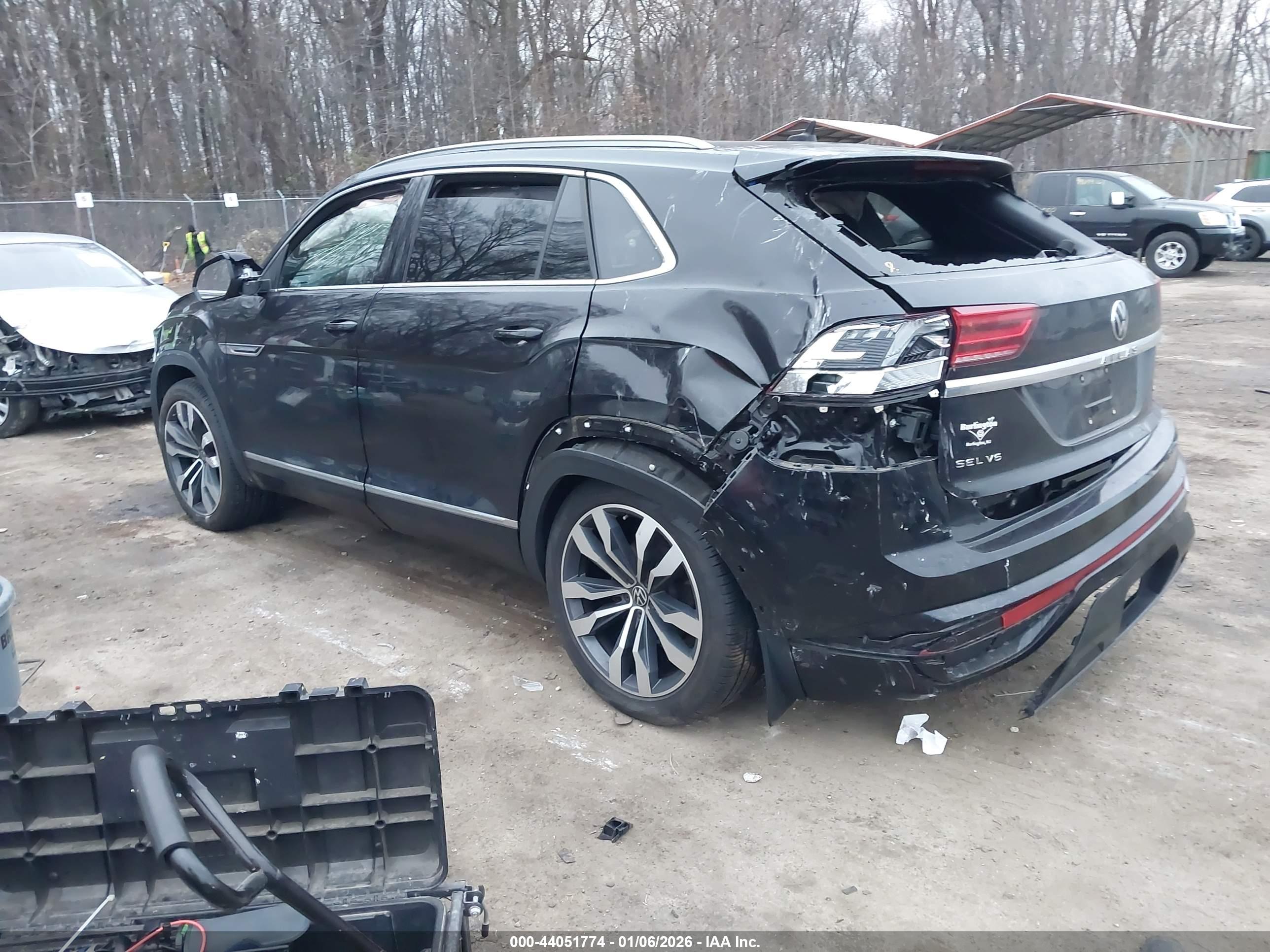 VOLKSWAGEN ATLAS image 3
