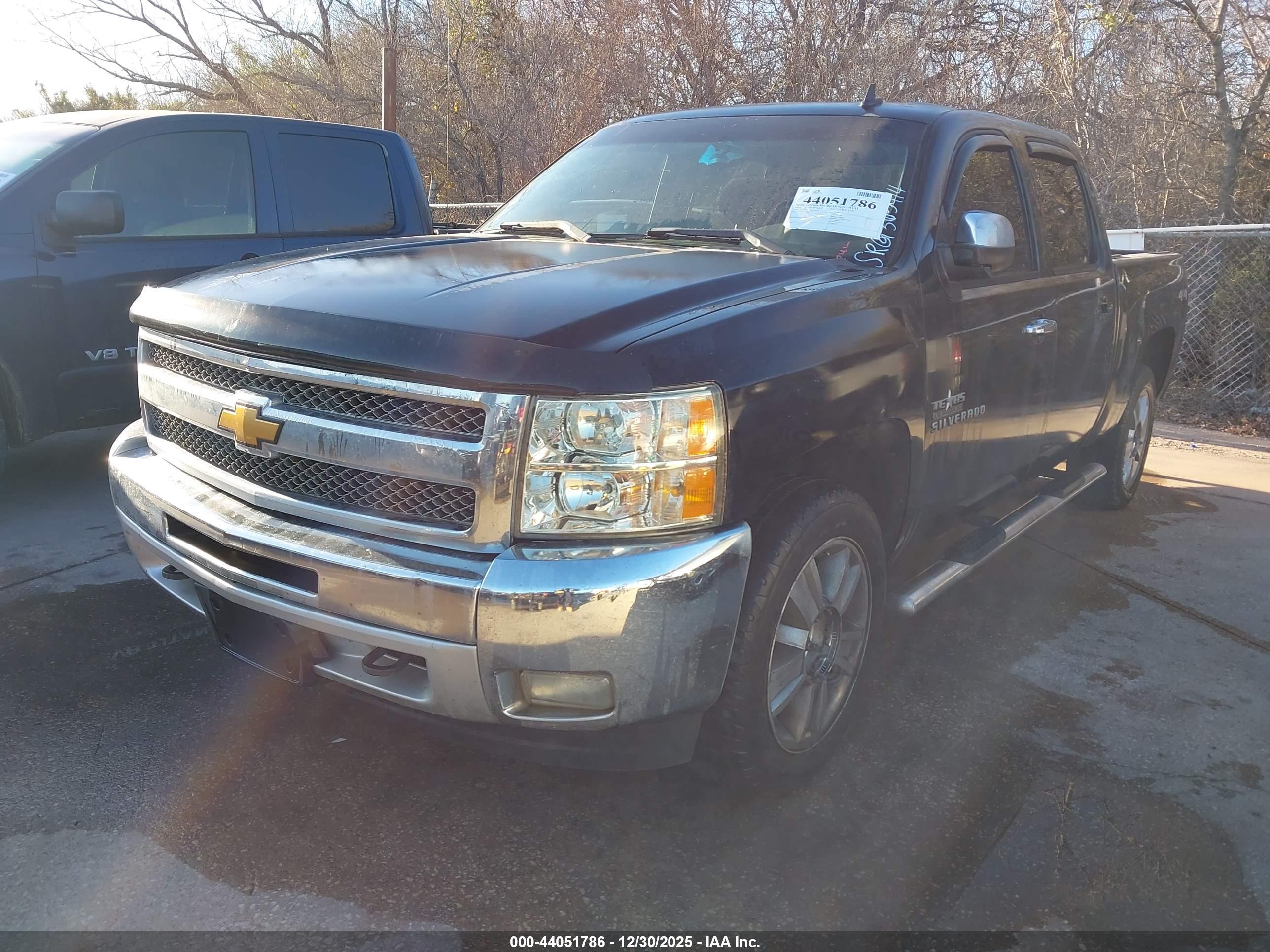 CHEVROLET SILVERADO image 2