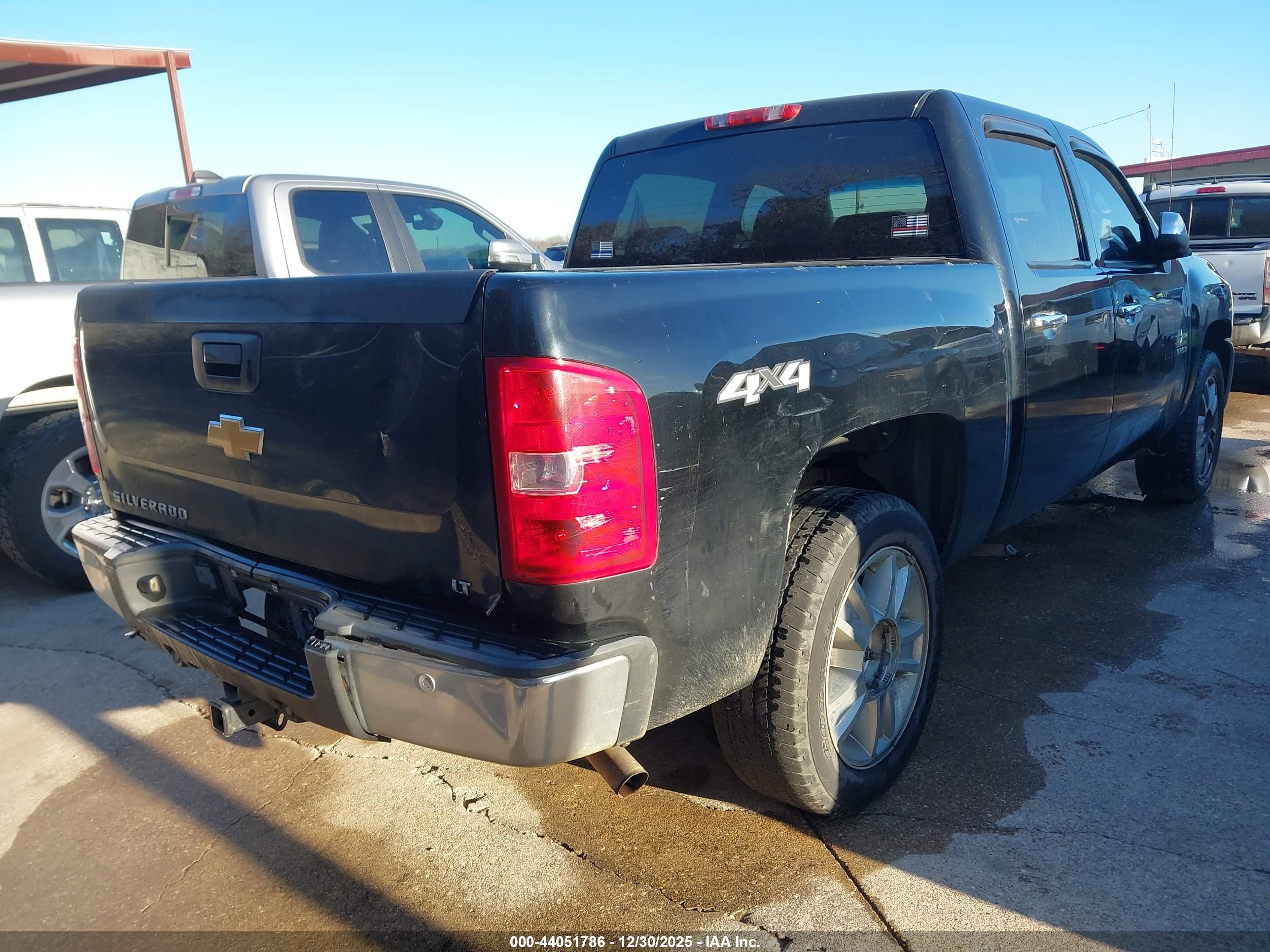 CHEVROLET SILVERADO image 4