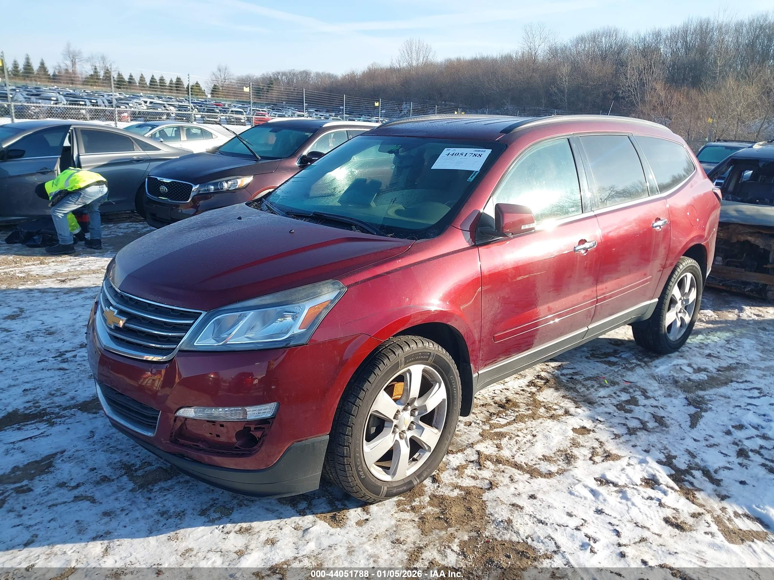 CHEVROLET TRAVERSE image 2