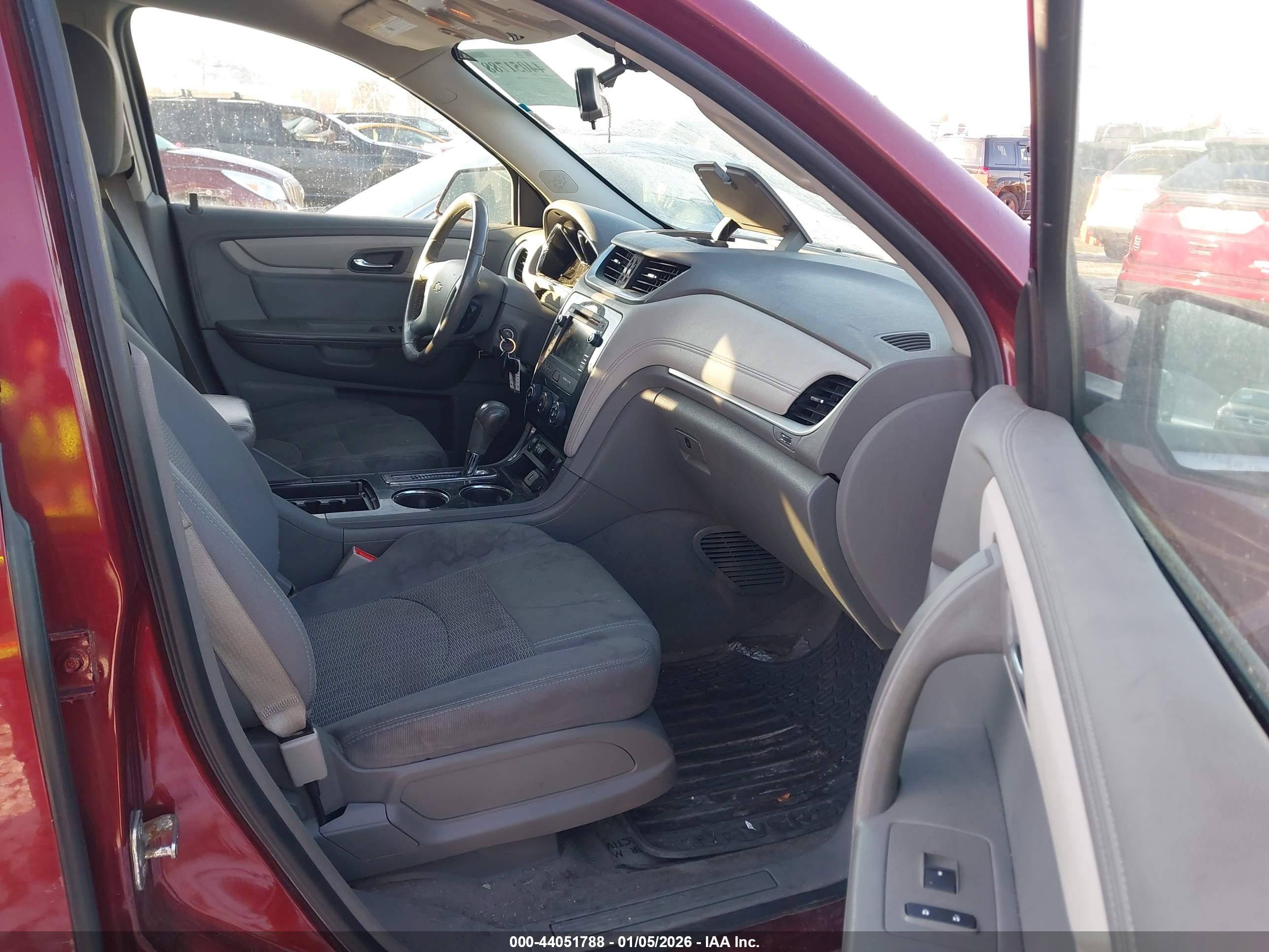 CHEVROLET TRAVERSE image 5