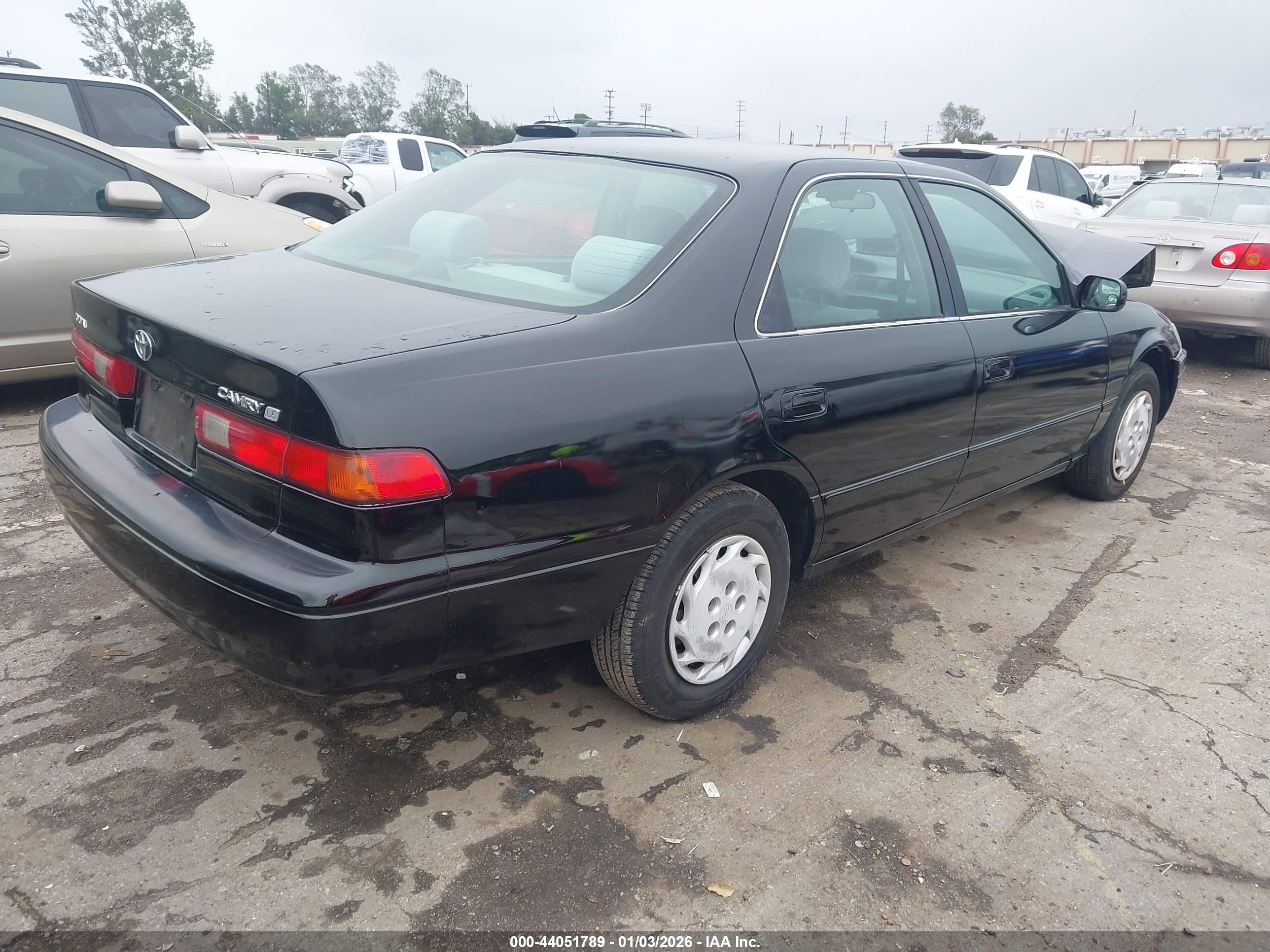TOYOTA CAMRY image 4