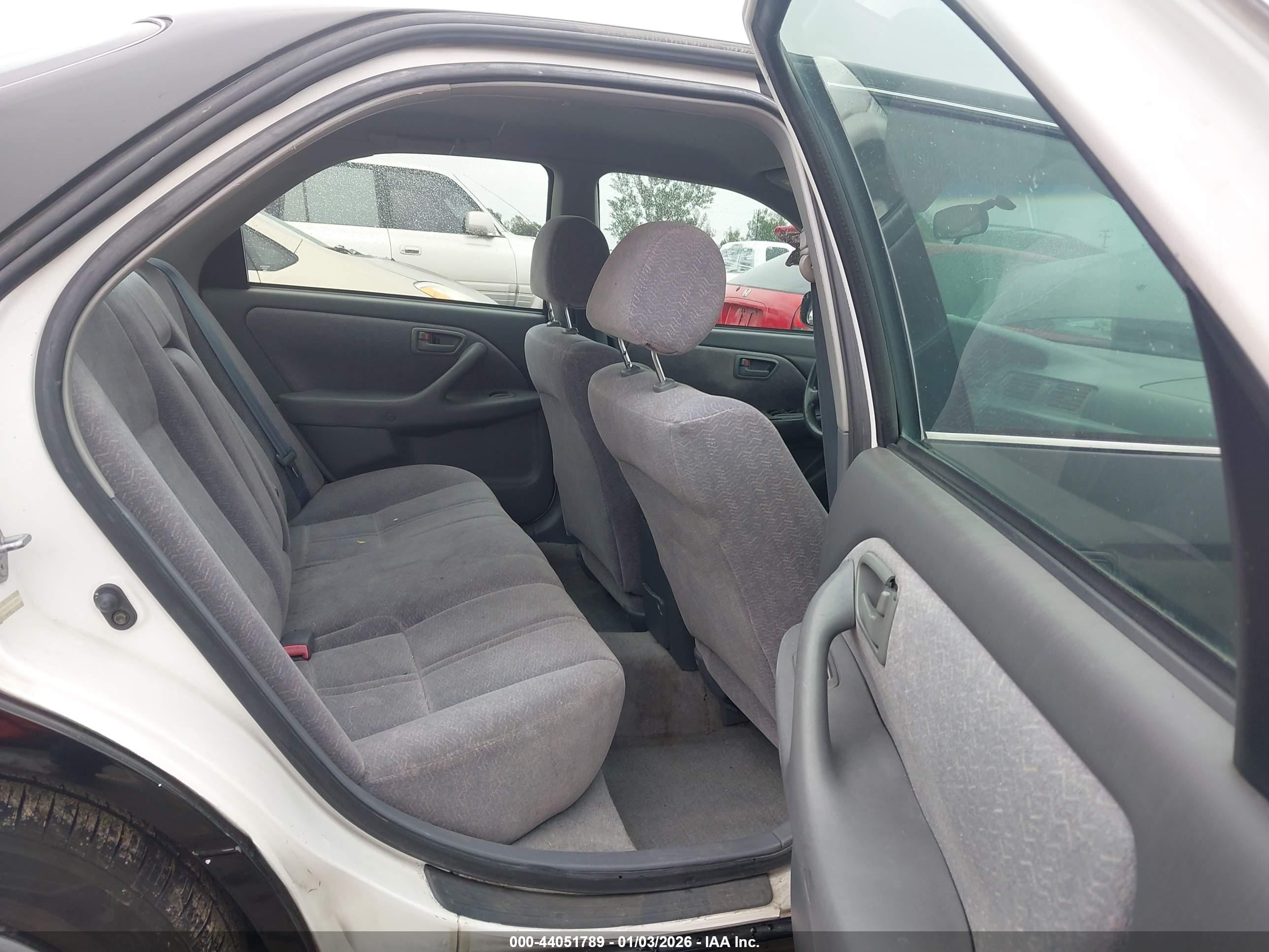 TOYOTA CAMRY image 8