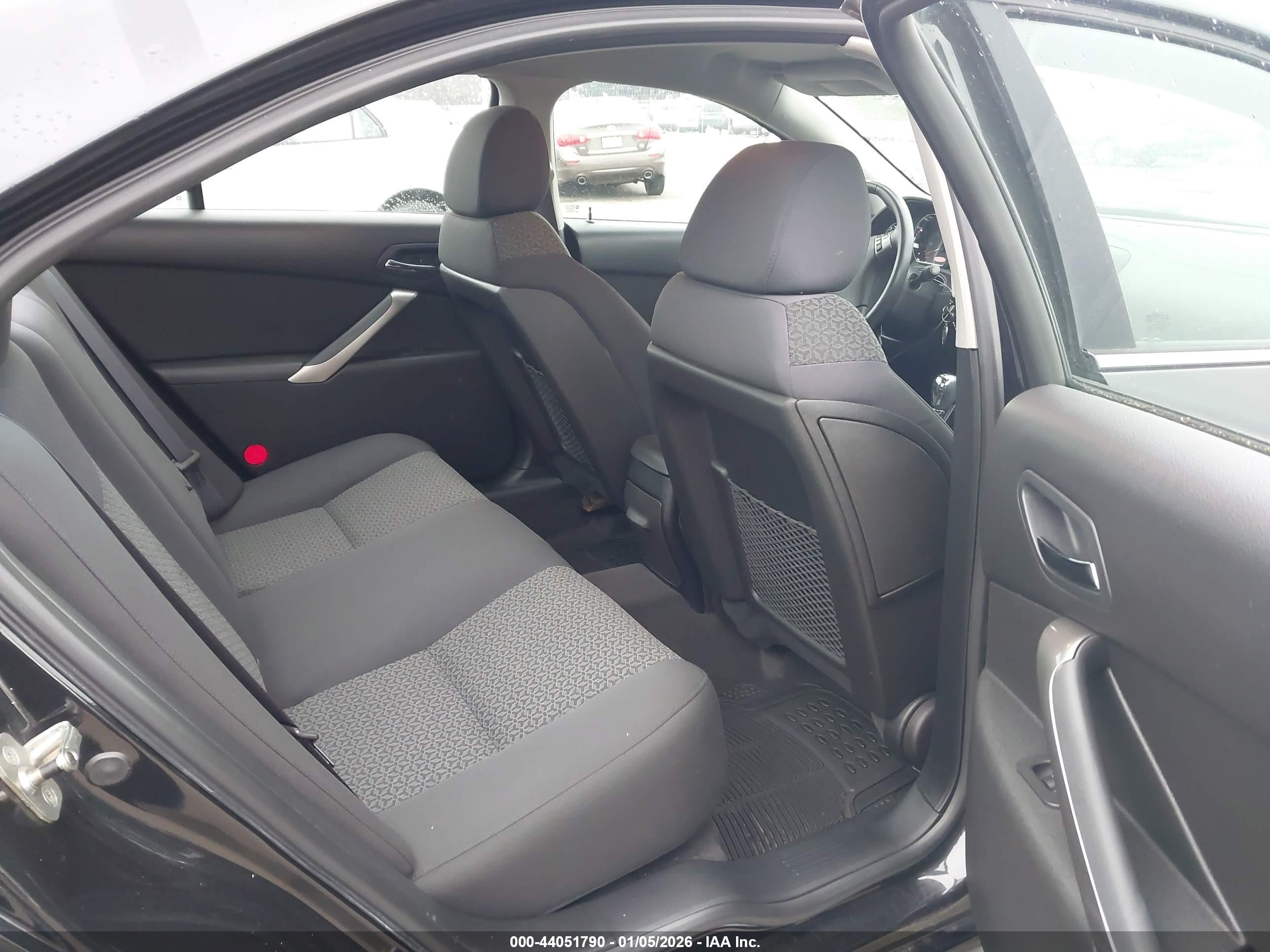 PONTIAC G6 image 8
