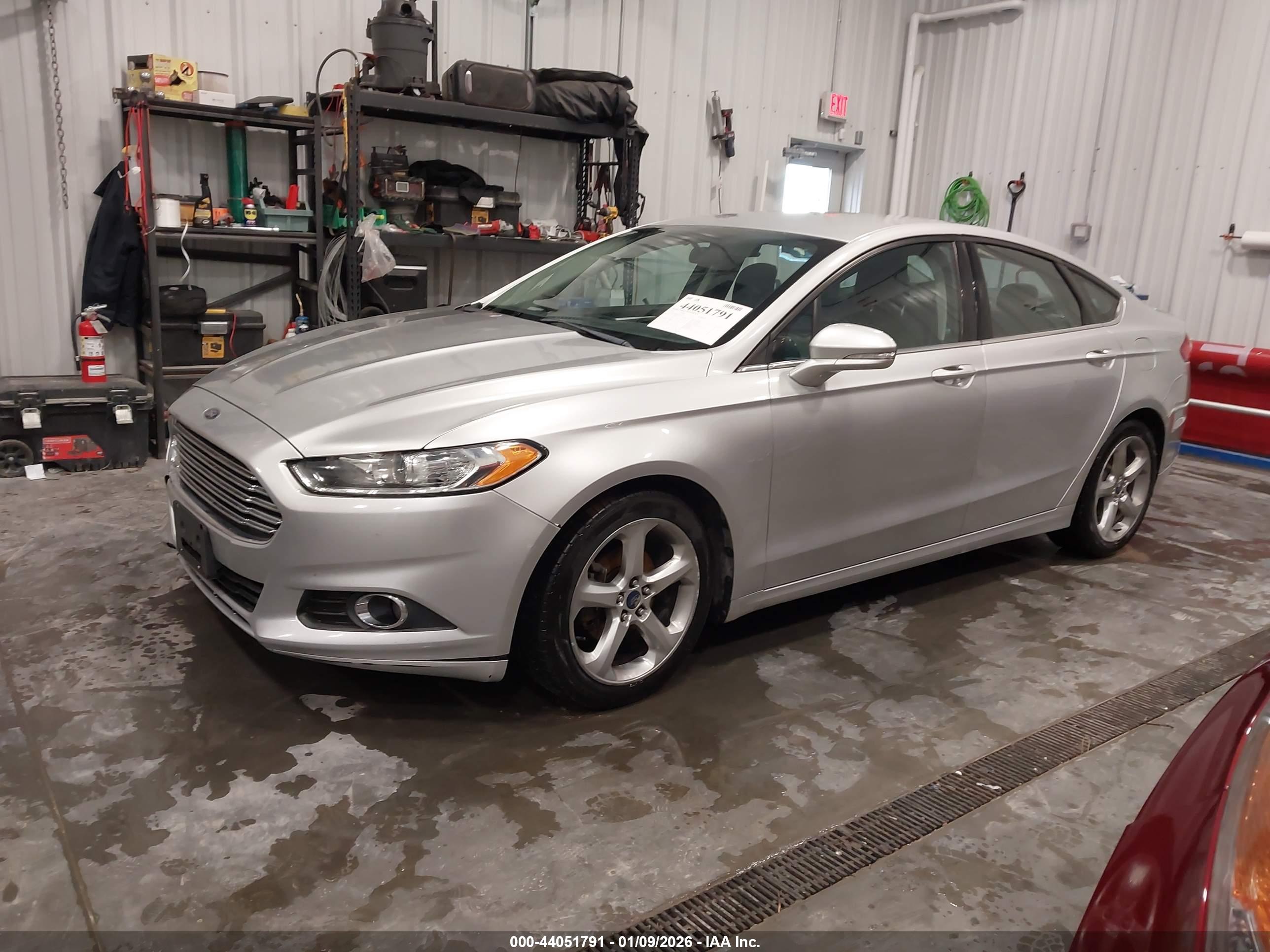 FORD FUSION image 2