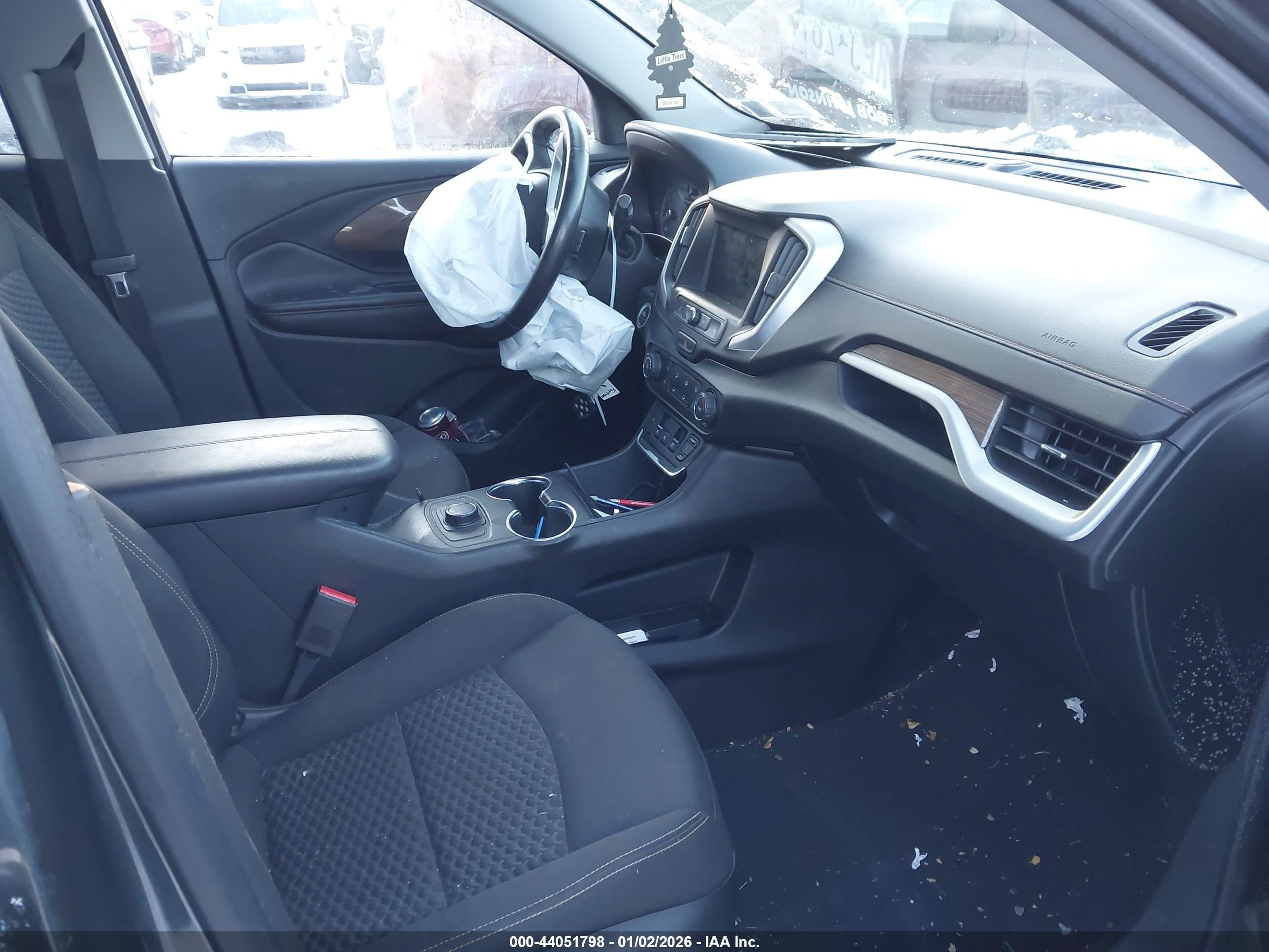 GMC TERRAIN image 5