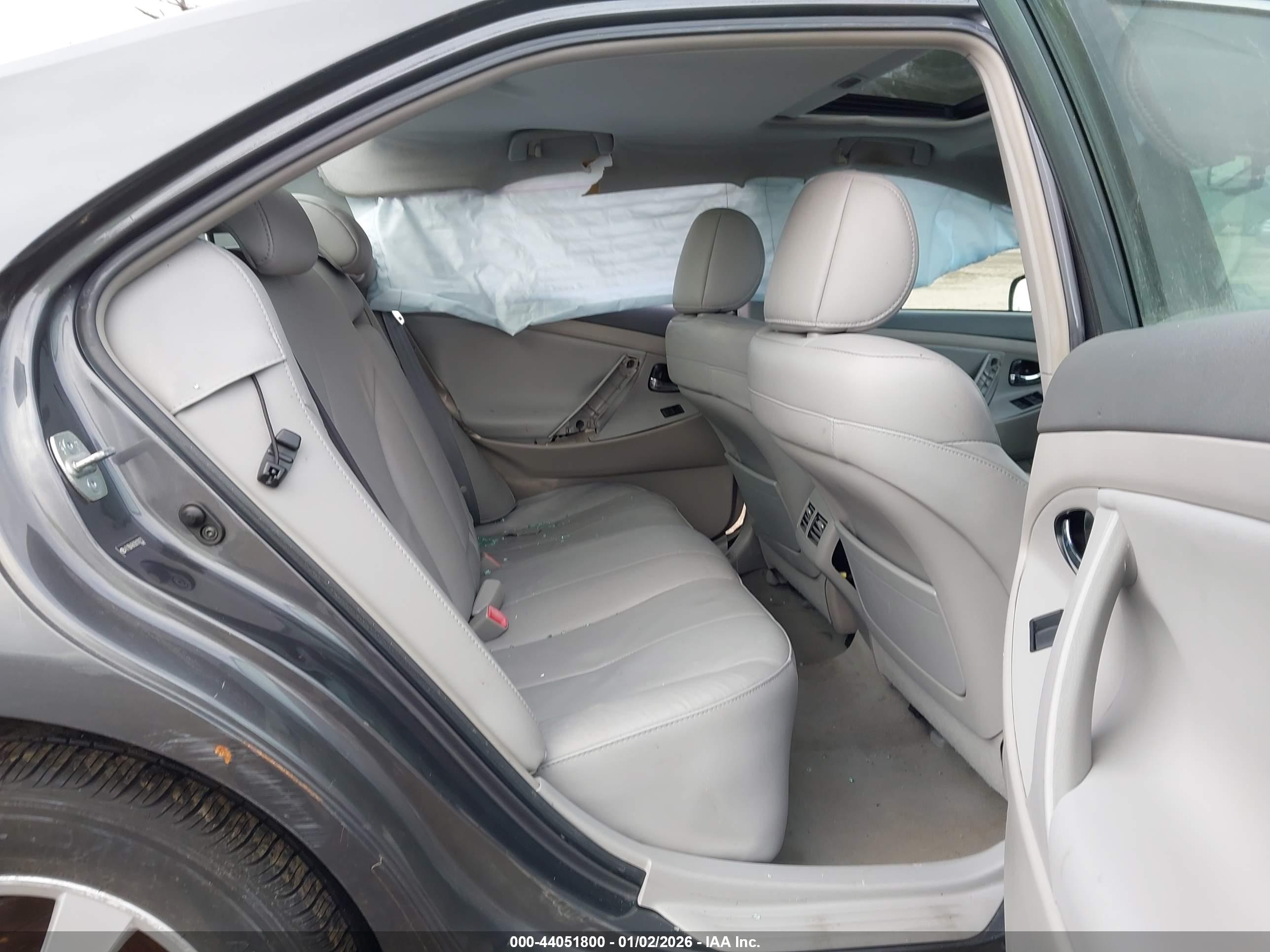 TOYOTA CAMRY image 8