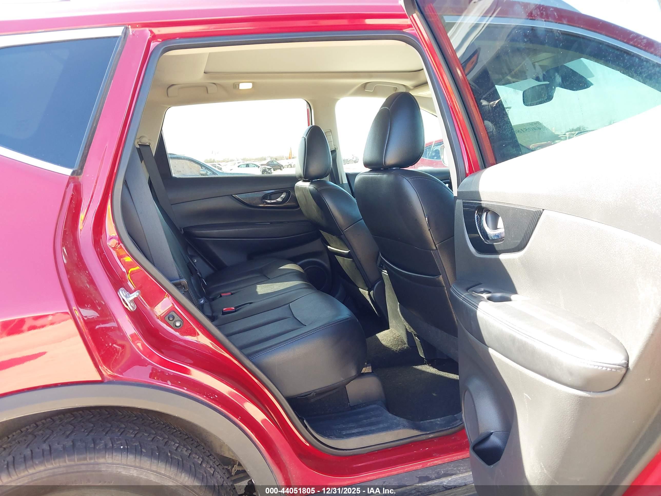 NISSAN ROGUE image 8