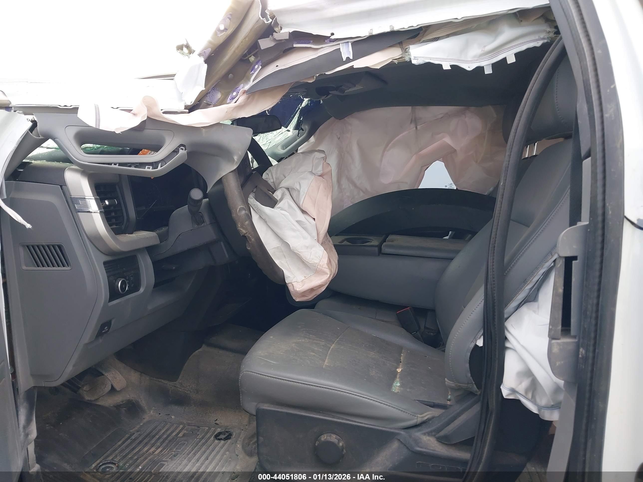 FORD F-550 image 7