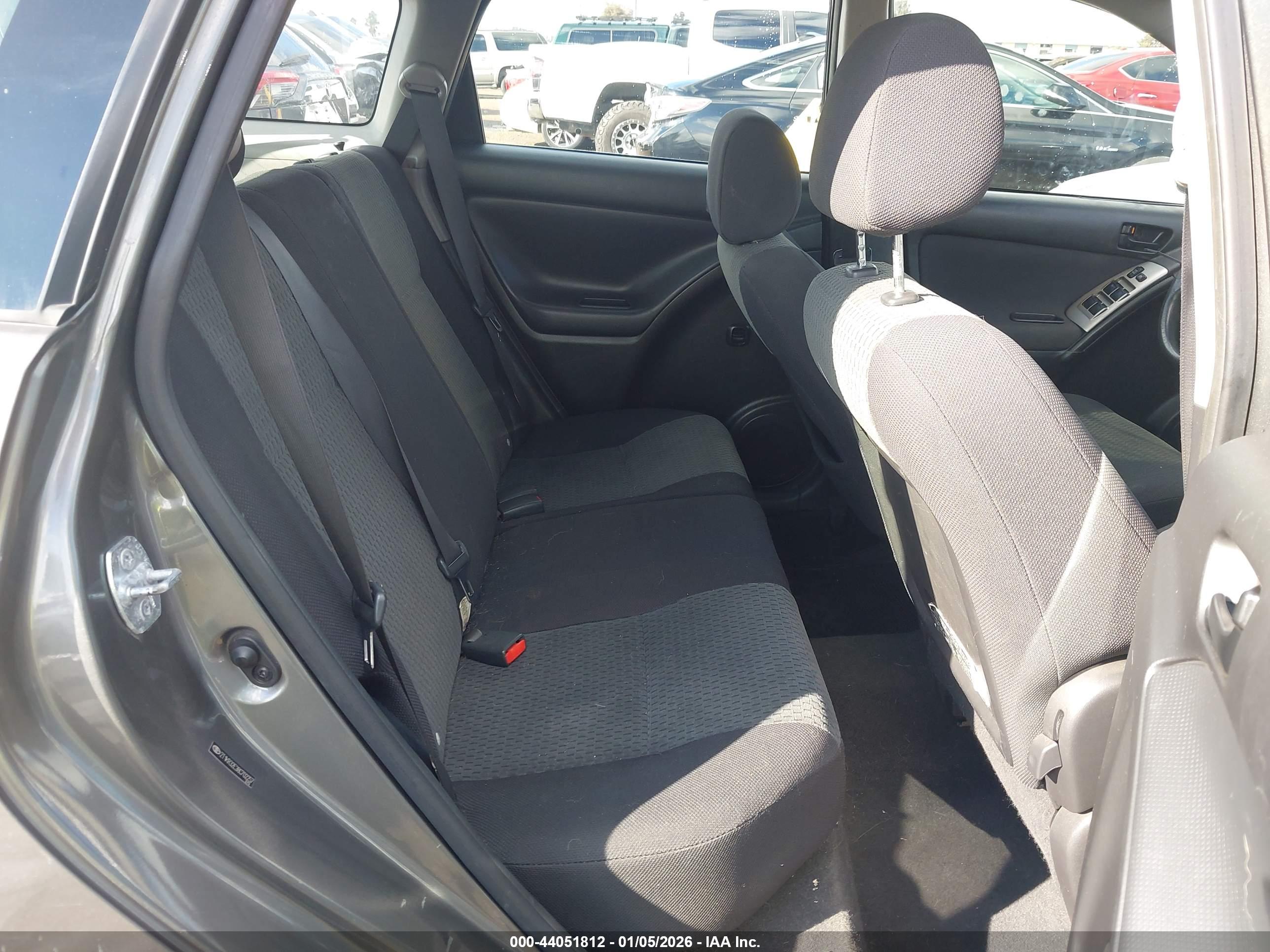 TOYOTA MATRIX image 8