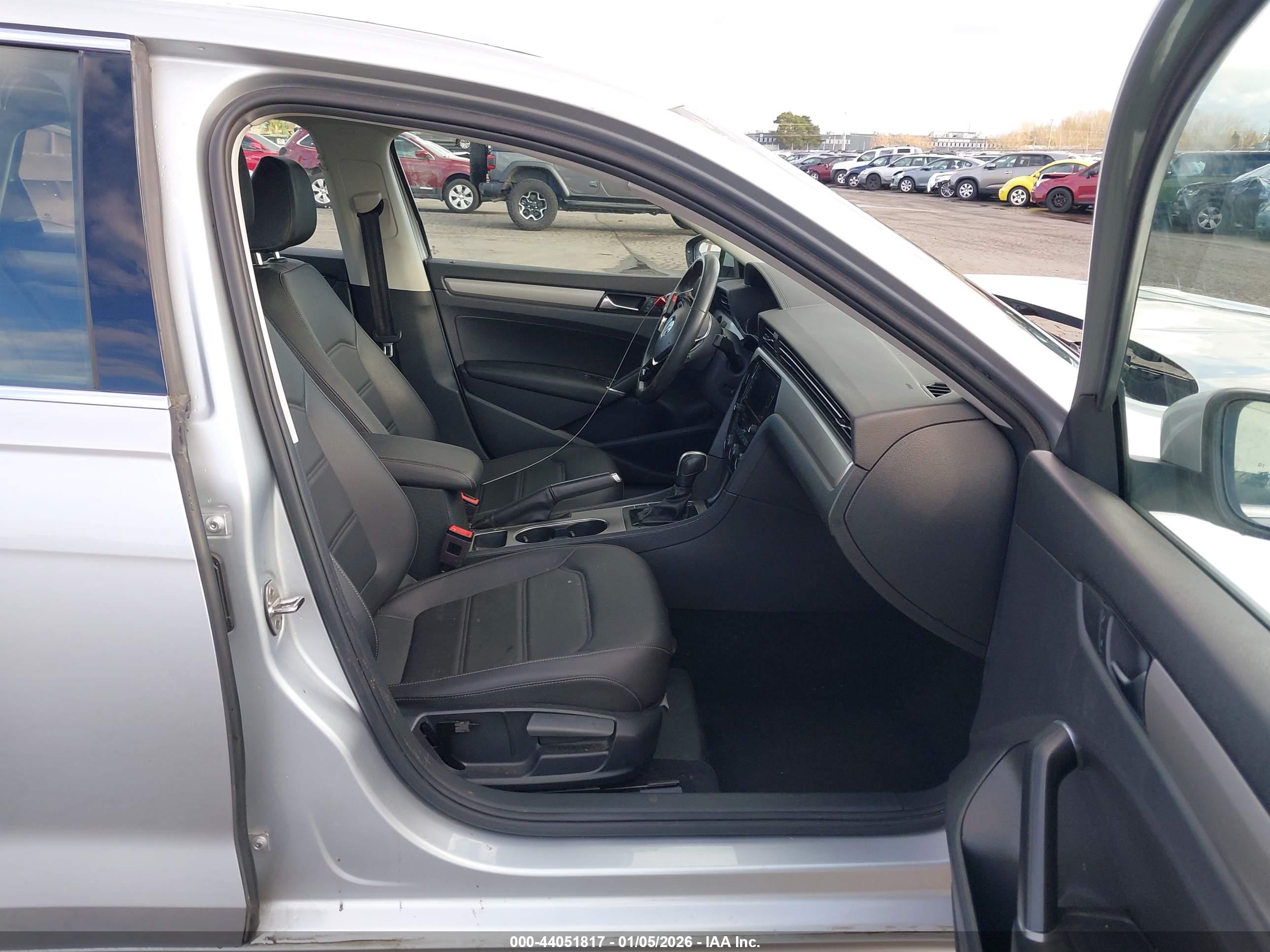 VOLKSWAGEN PASSAT image 5
