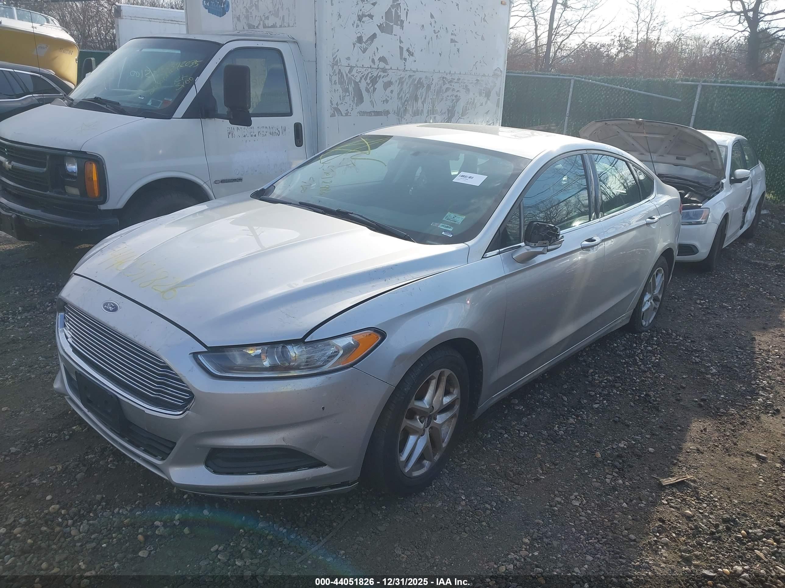 FORD FUSION image 2