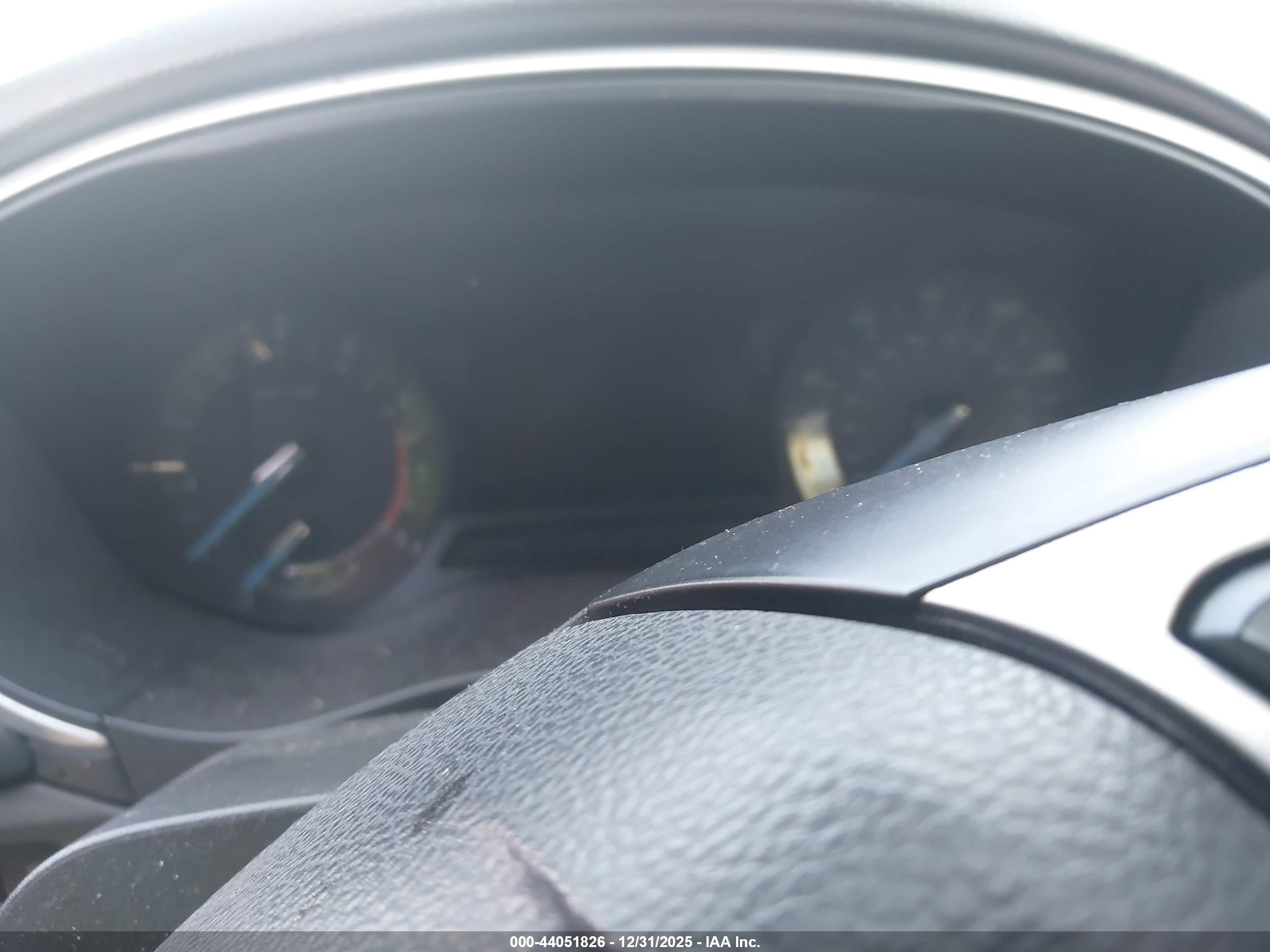 FORD FUSION image 7