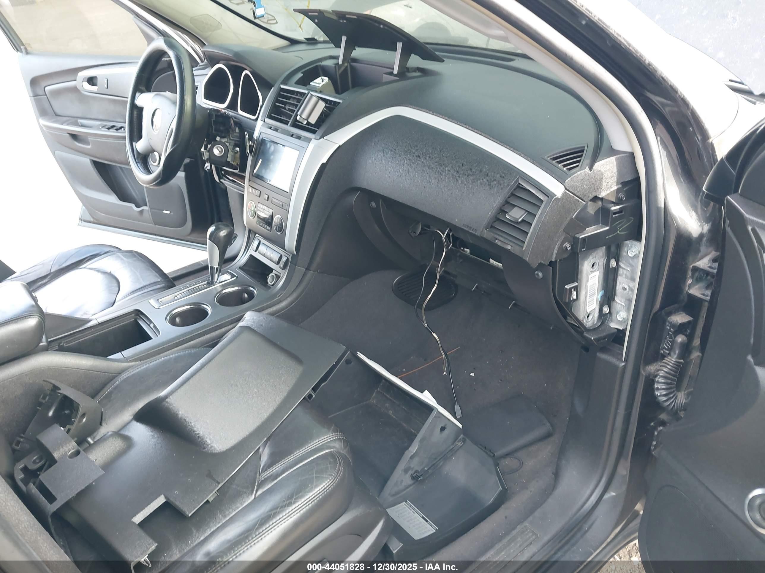 CHEVROLET TRAVERSE image 5
