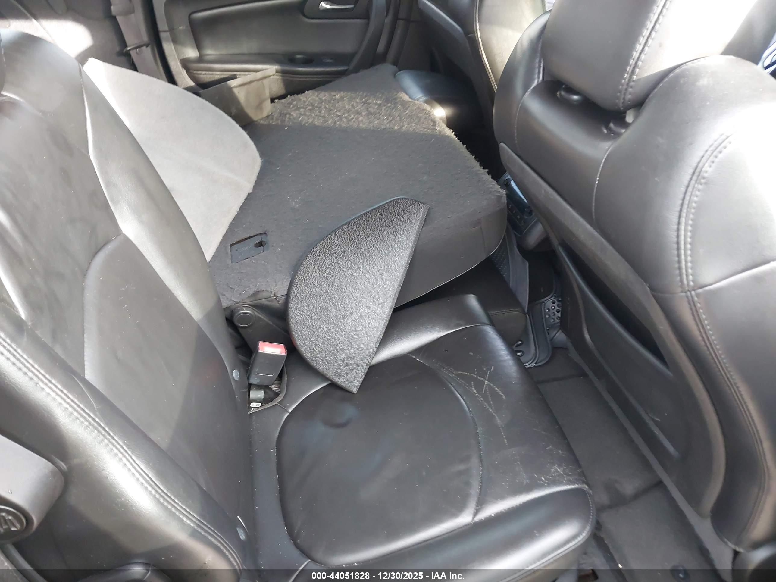 CHEVROLET TRAVERSE image 8