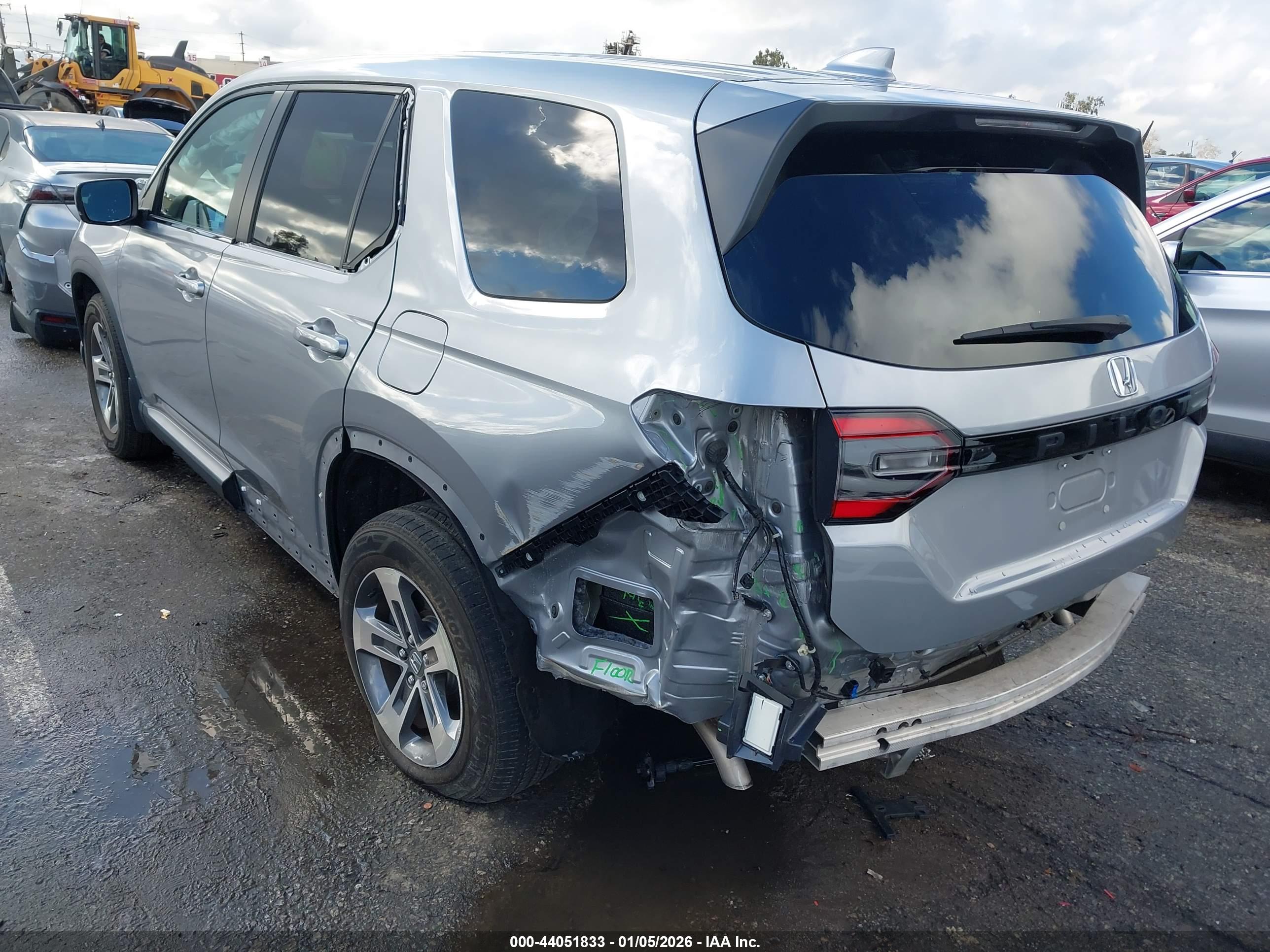 HONDA PILOT image 3