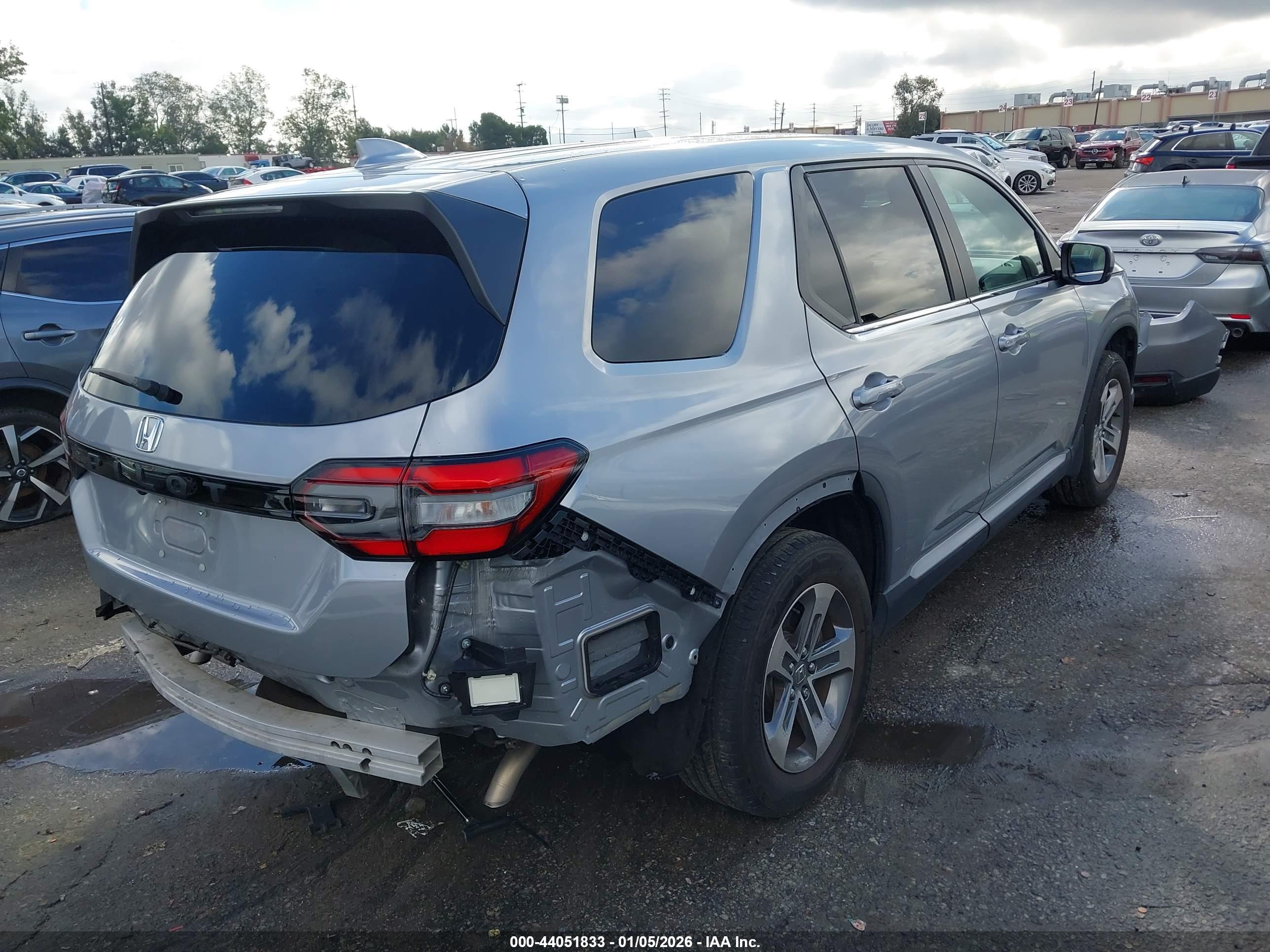 HONDA PILOT image 4