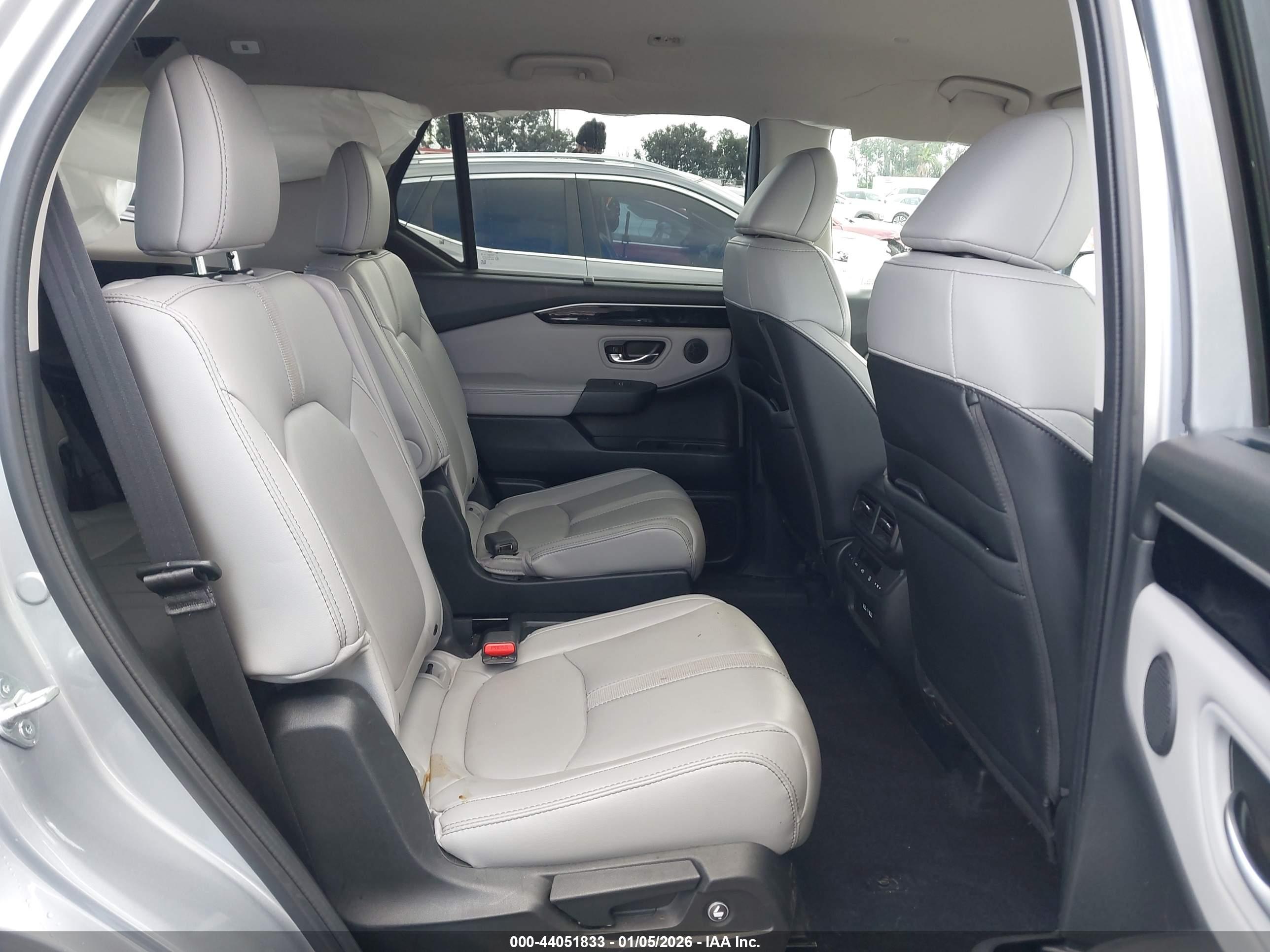 HONDA PILOT image 8