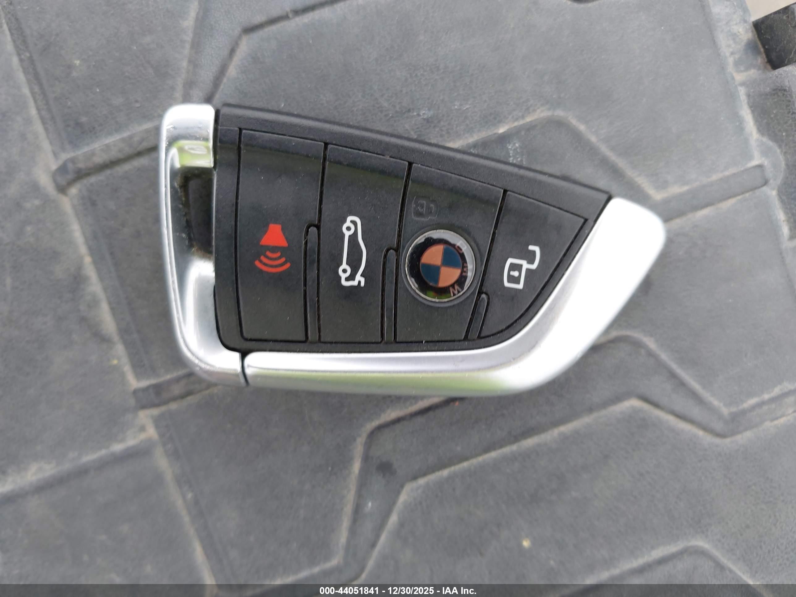BMW 3 image 11