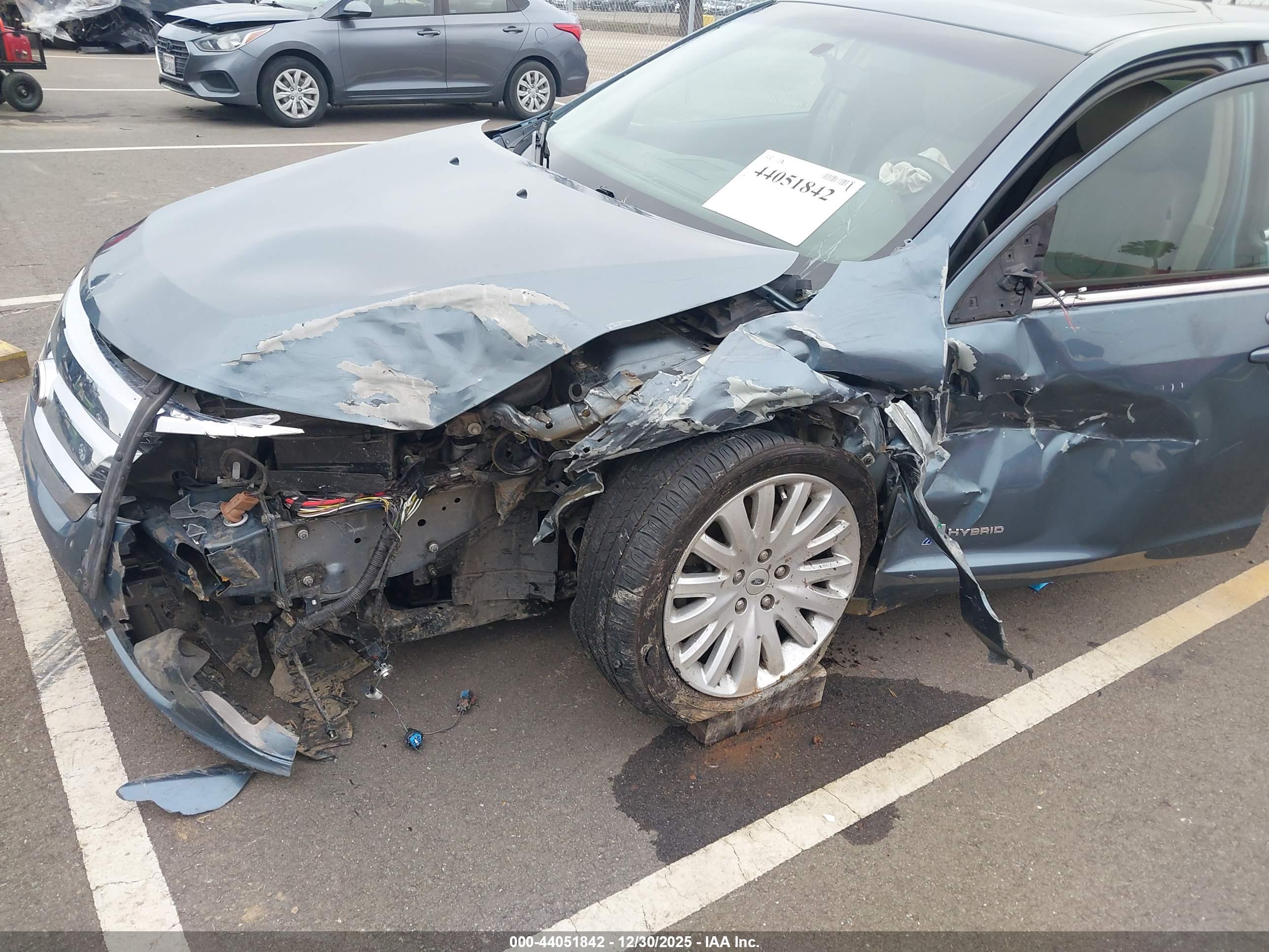 FORD FUSION image 6