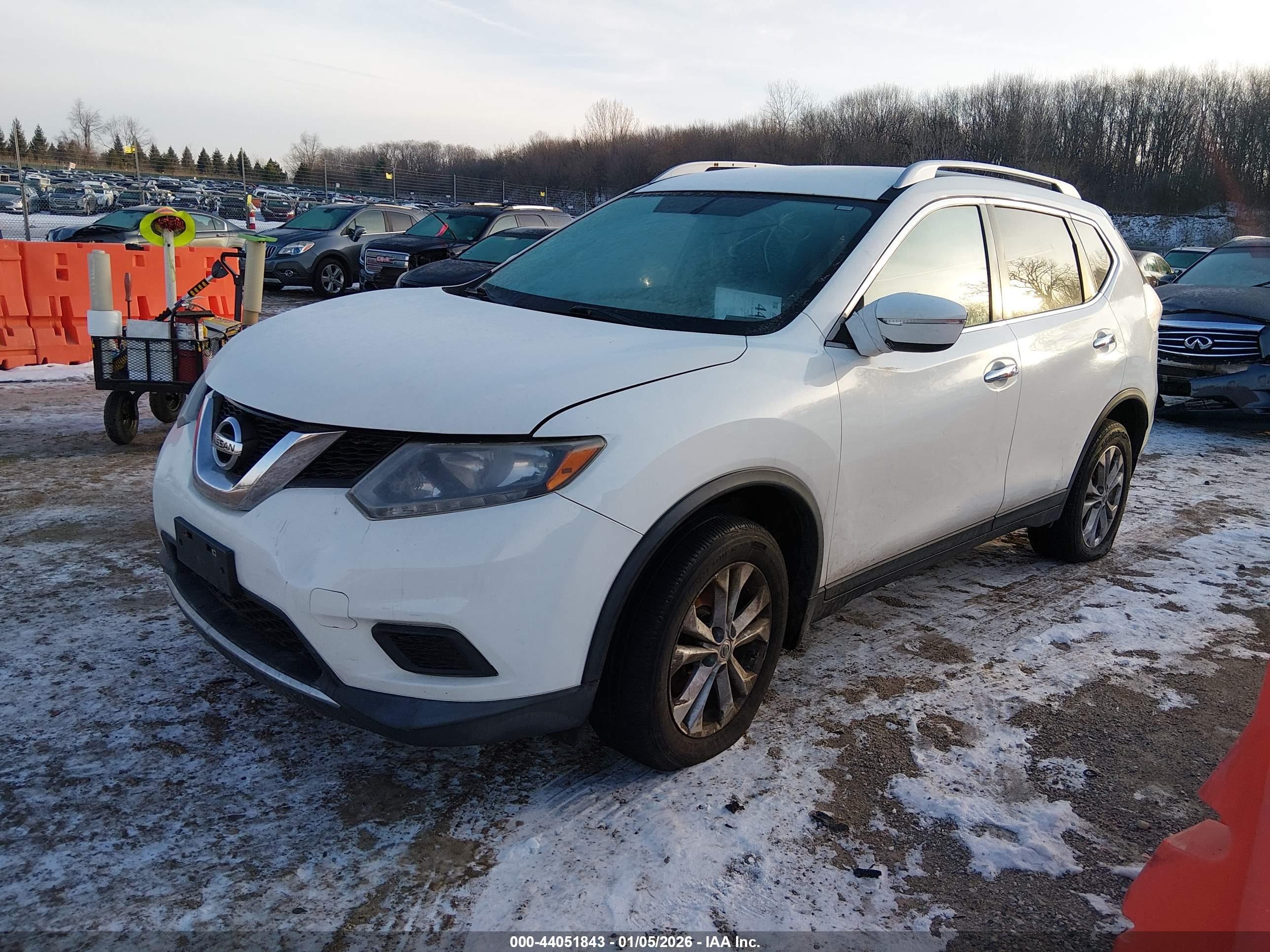 NISSAN ROGUE image 2