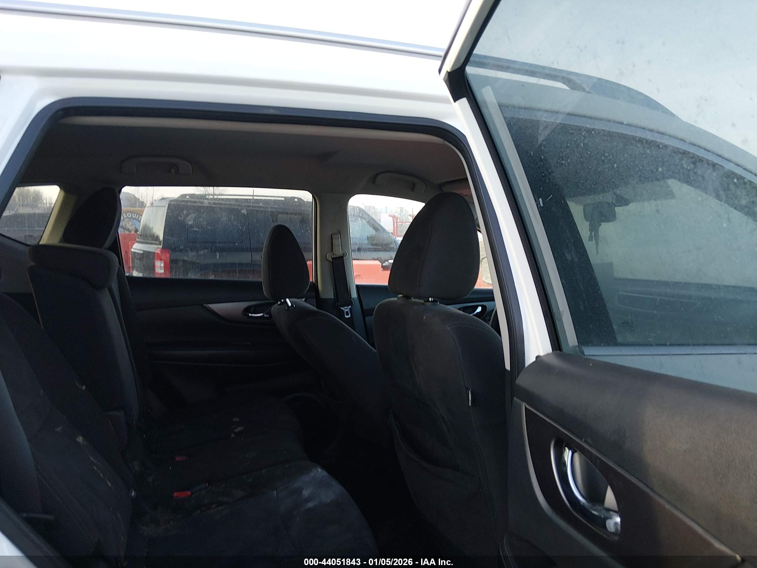 NISSAN ROGUE image 8