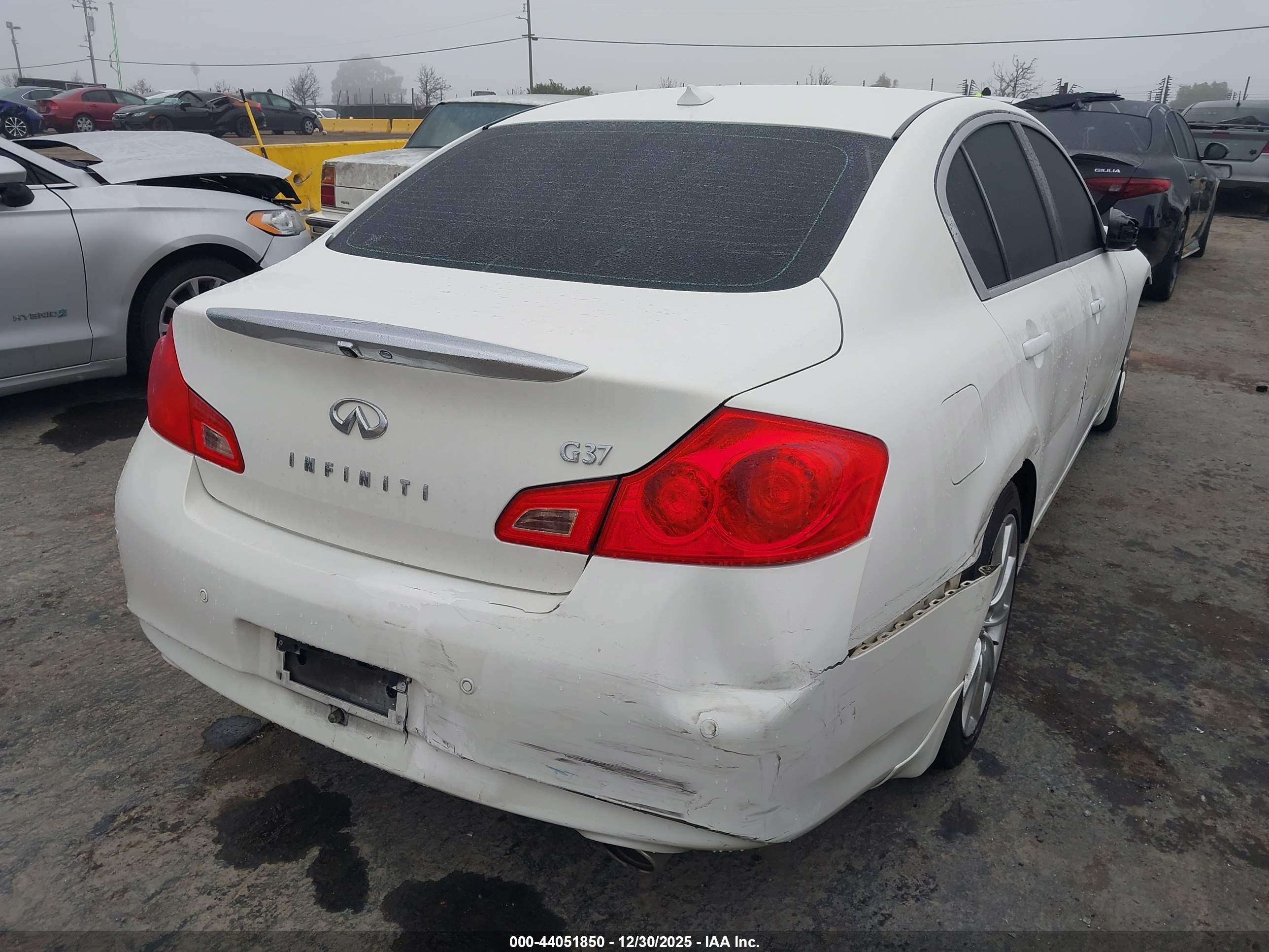 INFINITI G37 image 4