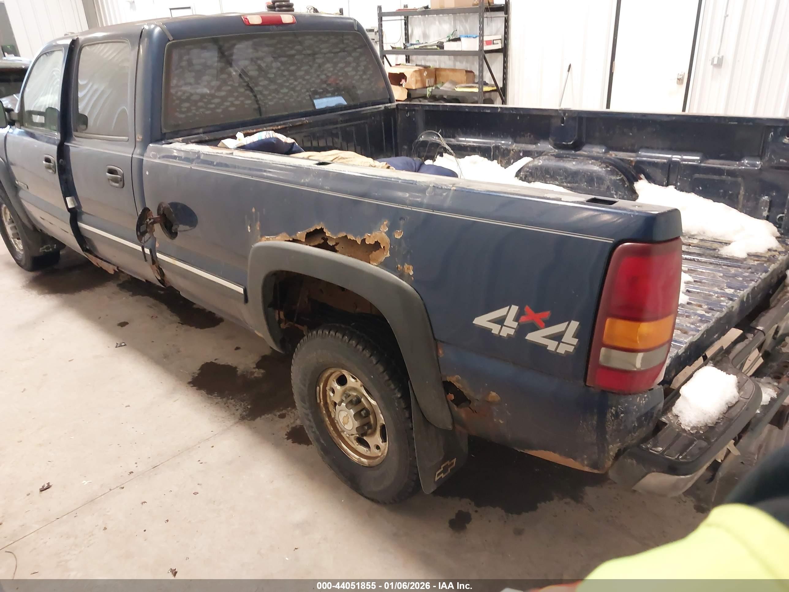 CHEVROLET SILVERADO image 3