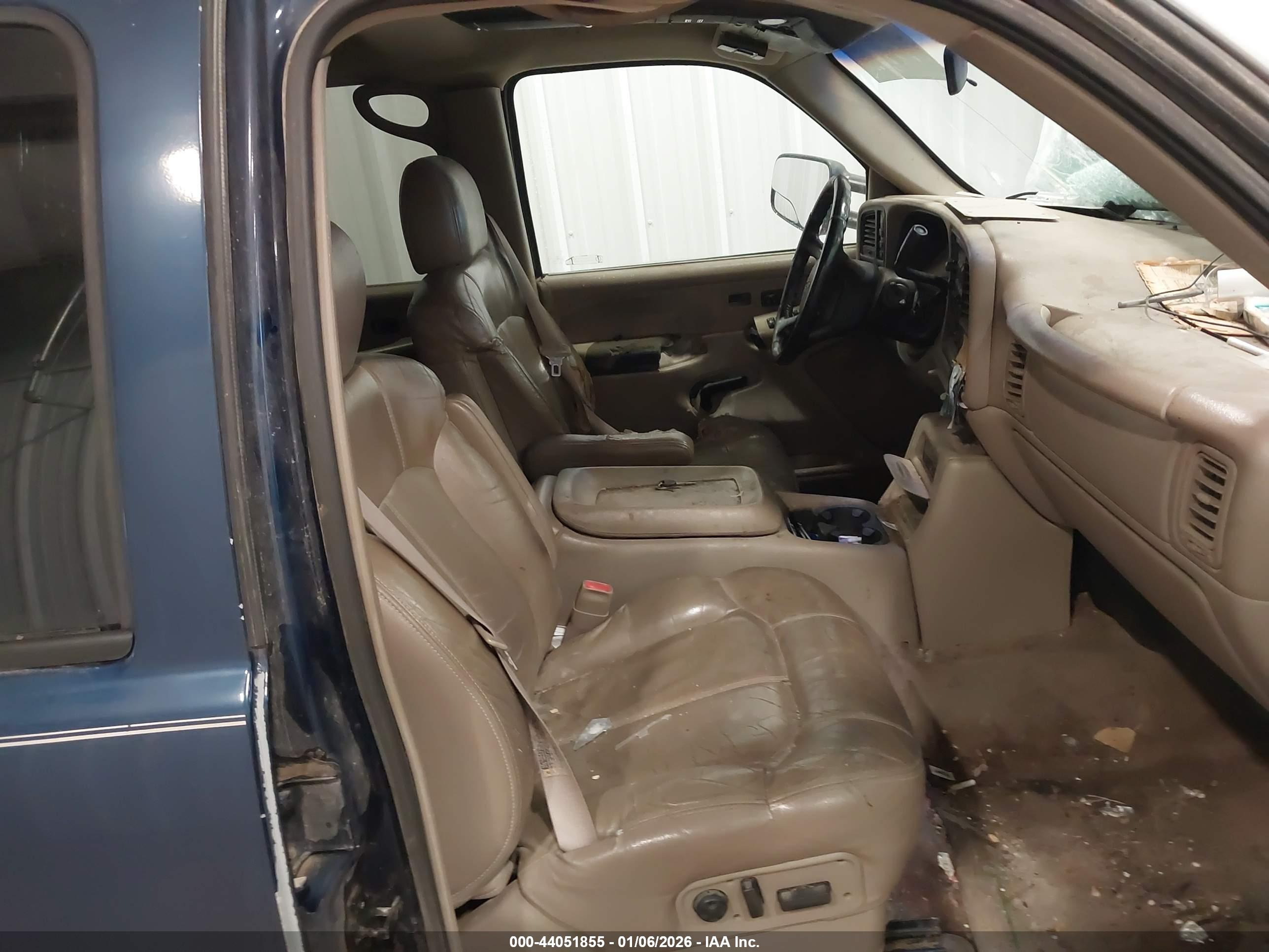 CHEVROLET SILVERADO image 5