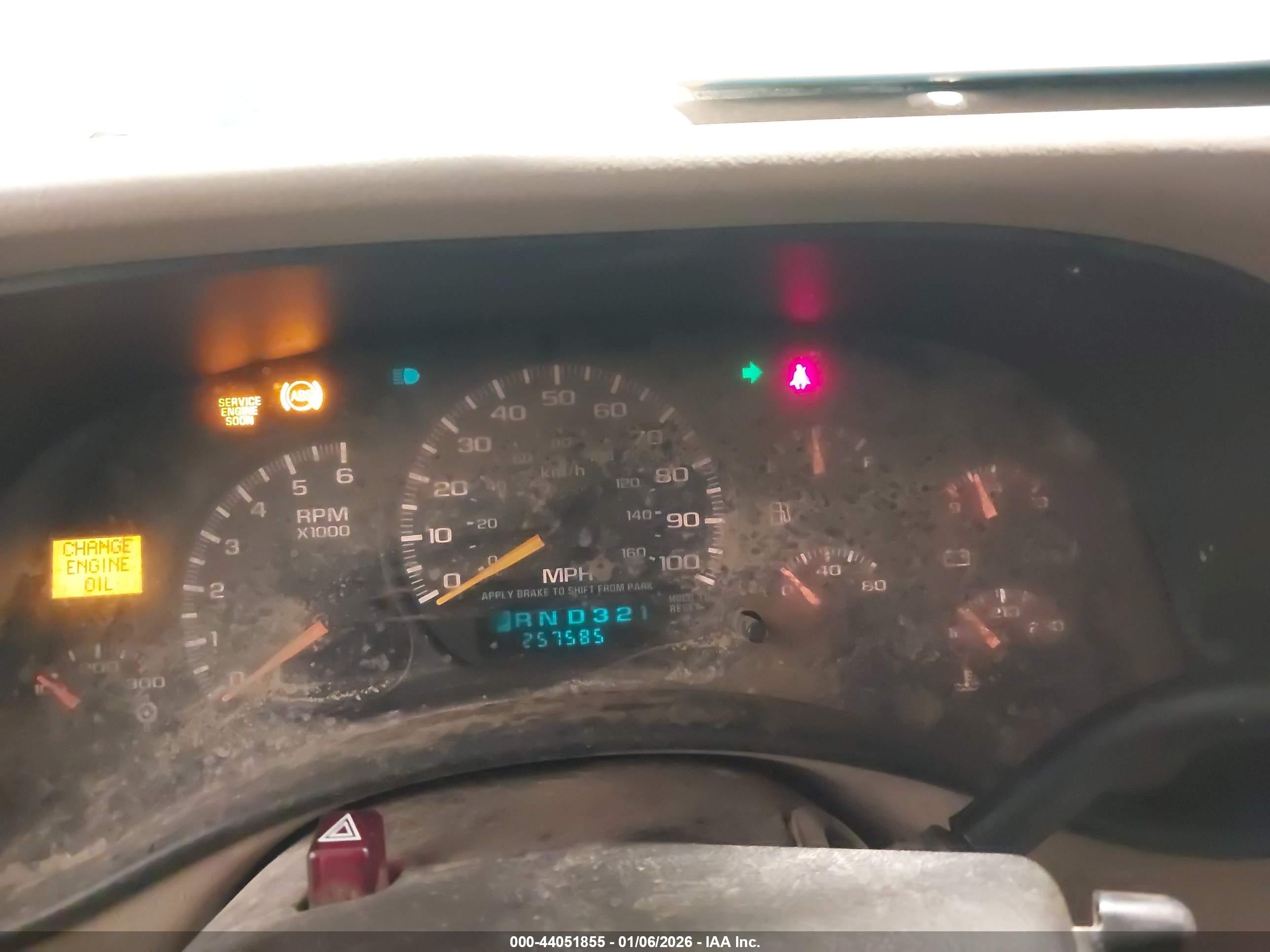 CHEVROLET SILVERADO image 7
