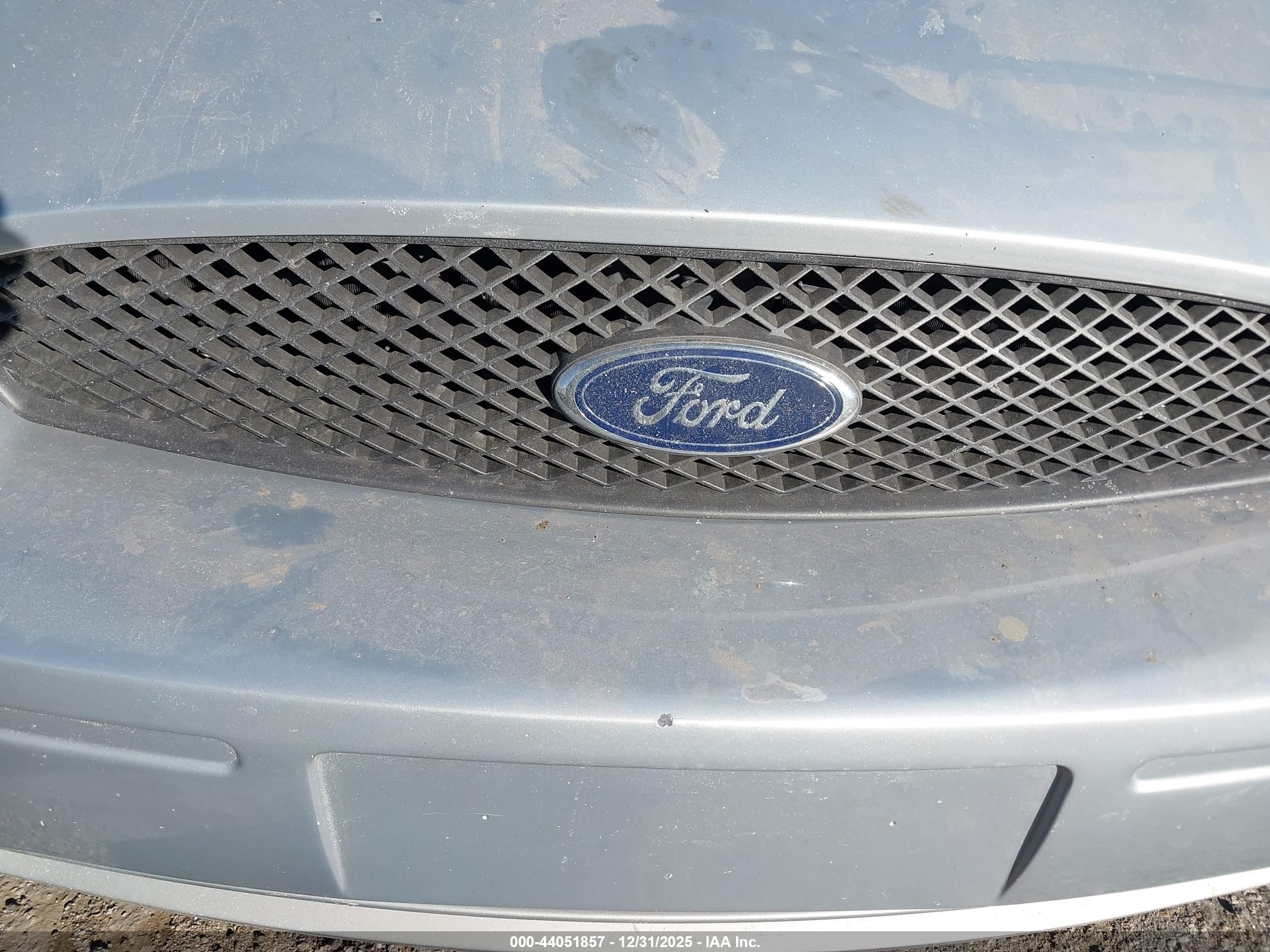FORD TAURUS image 6
