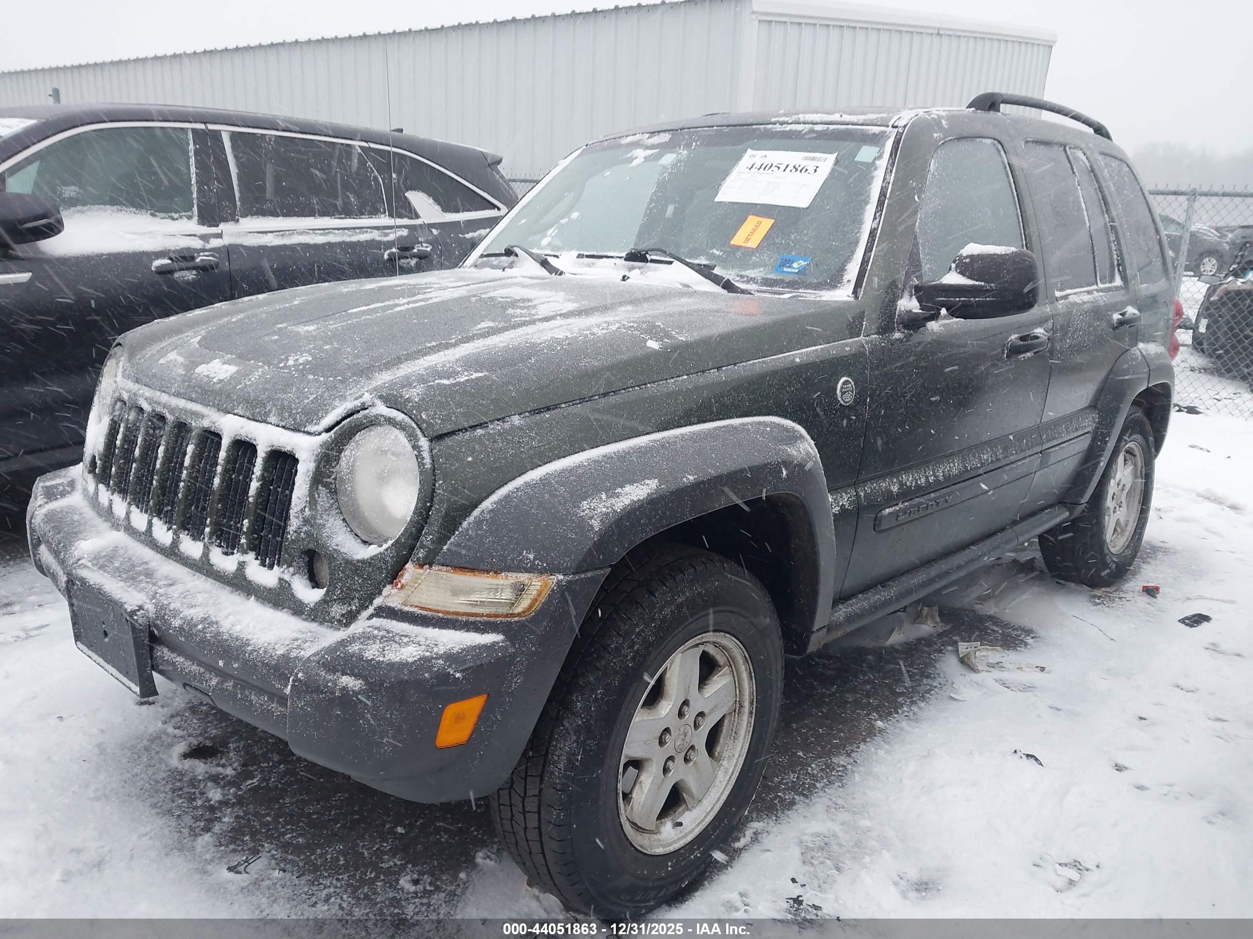 JEEP LIBERTY image 2