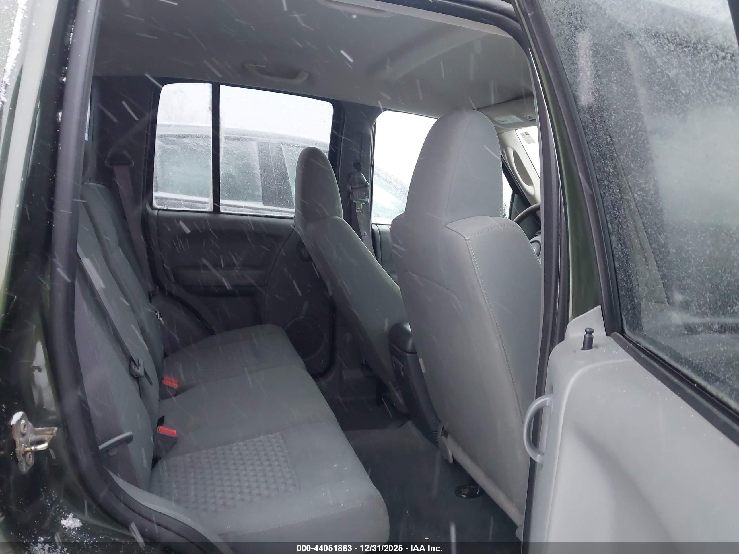JEEP LIBERTY image 8