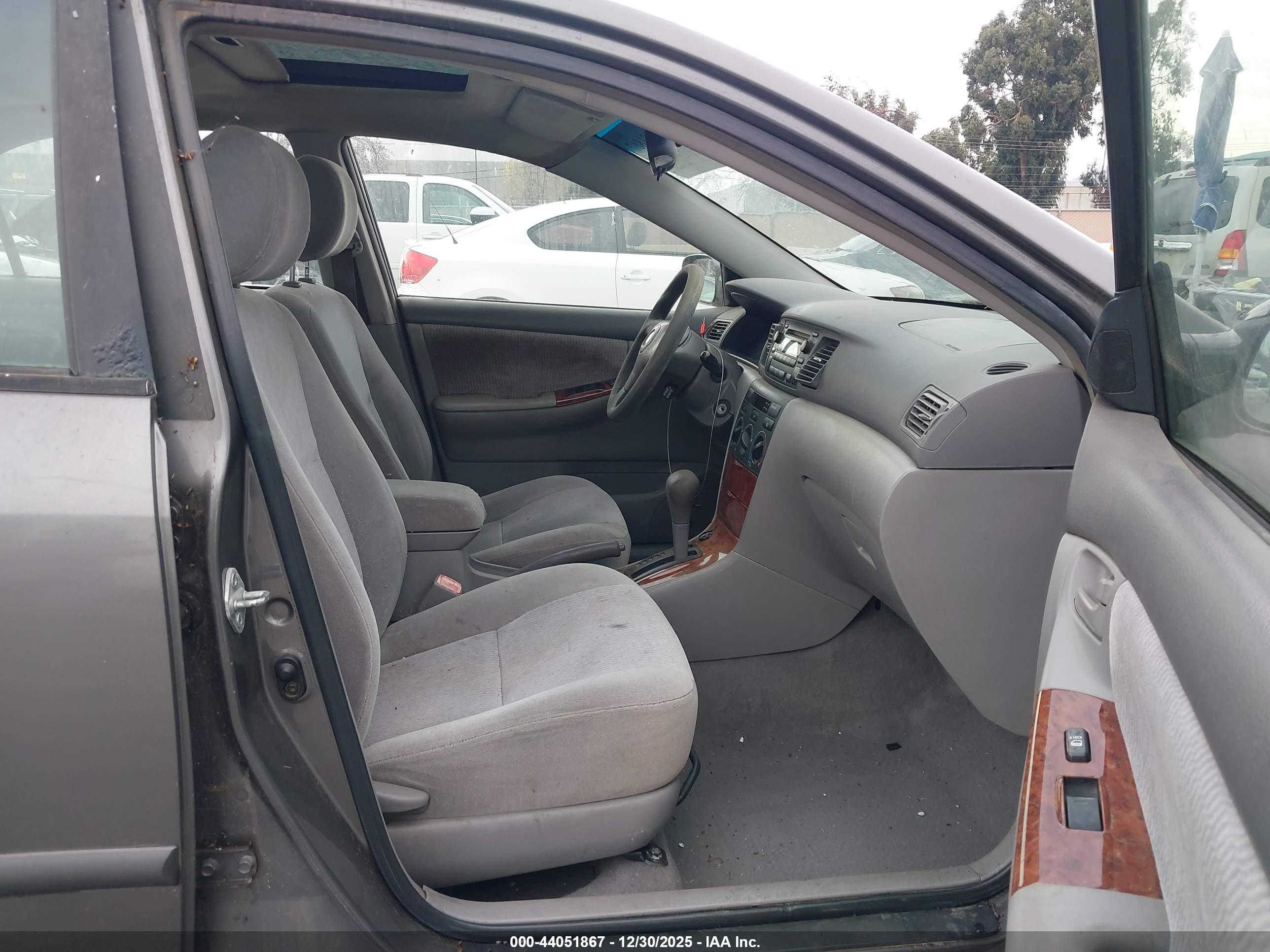 TOYOTA COROLLA image 5