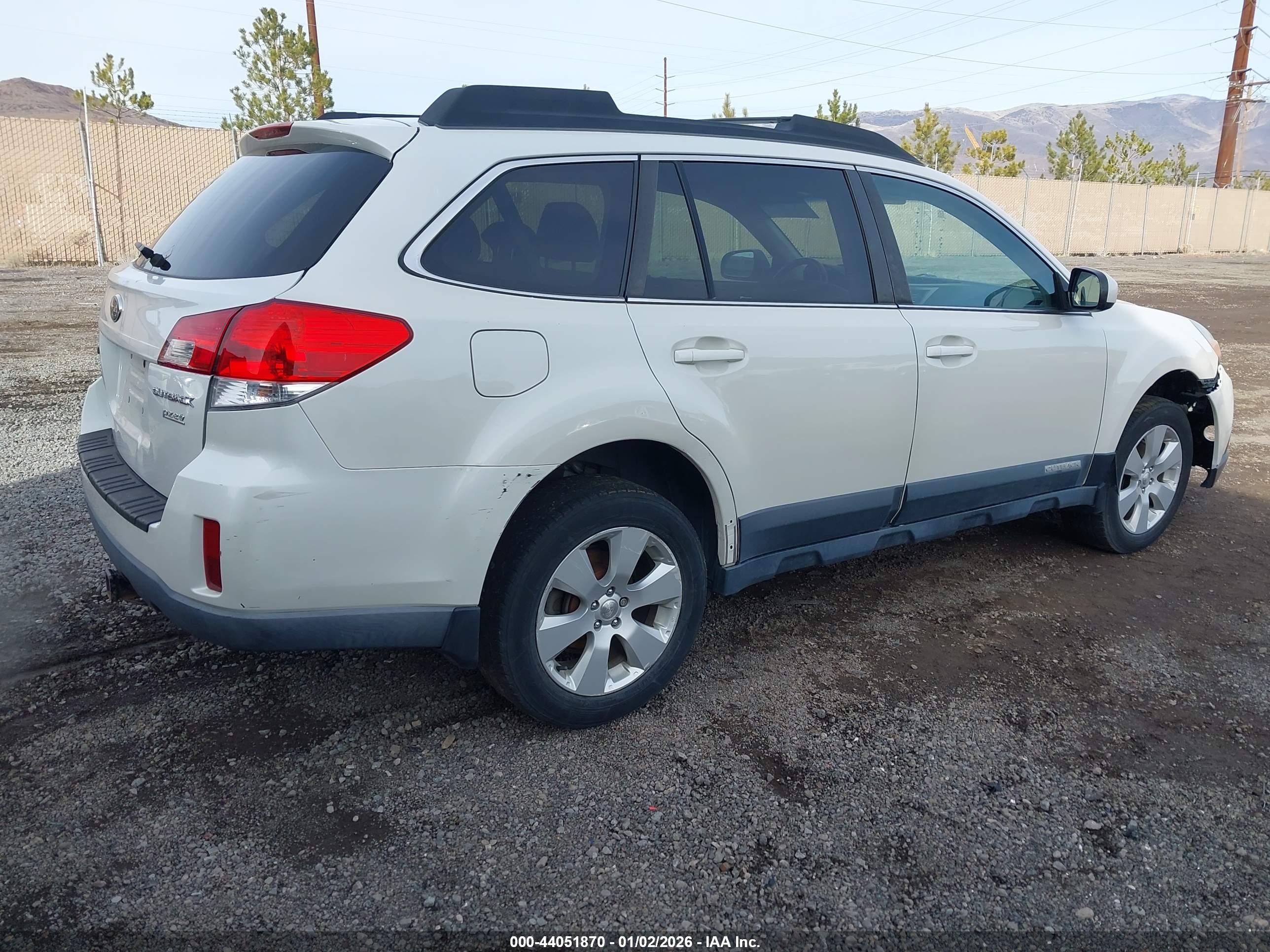 SUBARU OUTBACK image 4