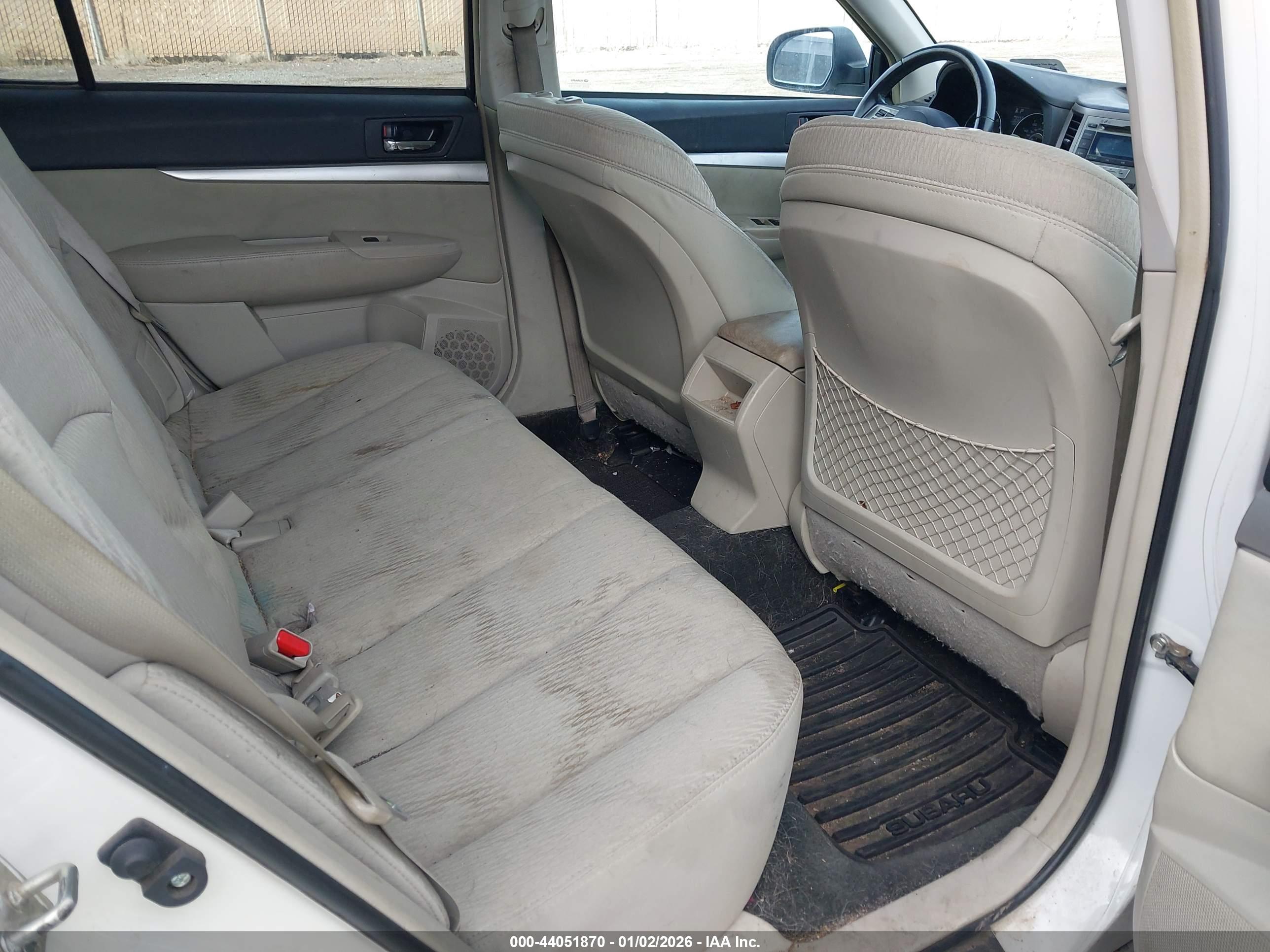 SUBARU OUTBACK image 8