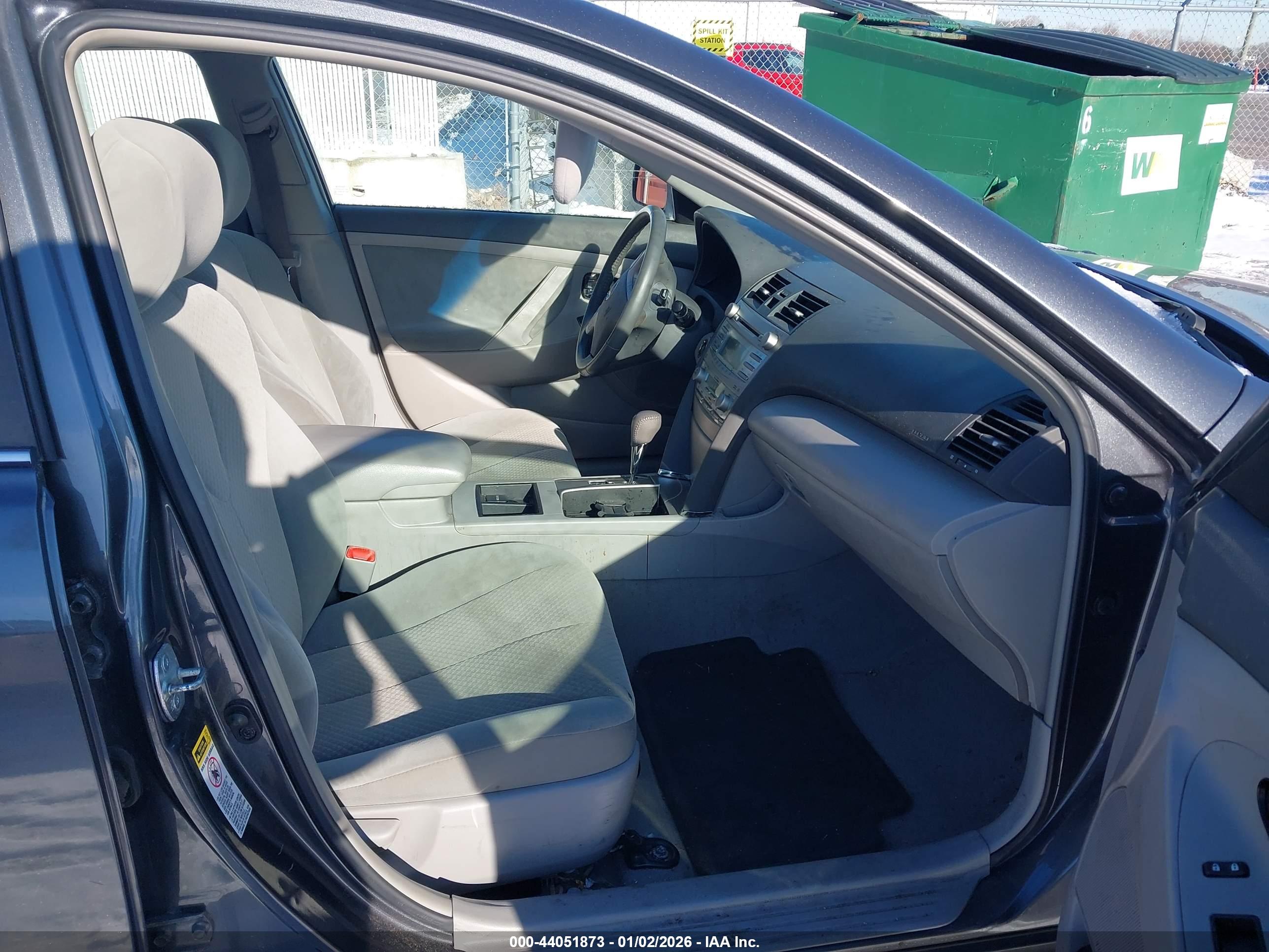 TOYOTA CAMRY image 5