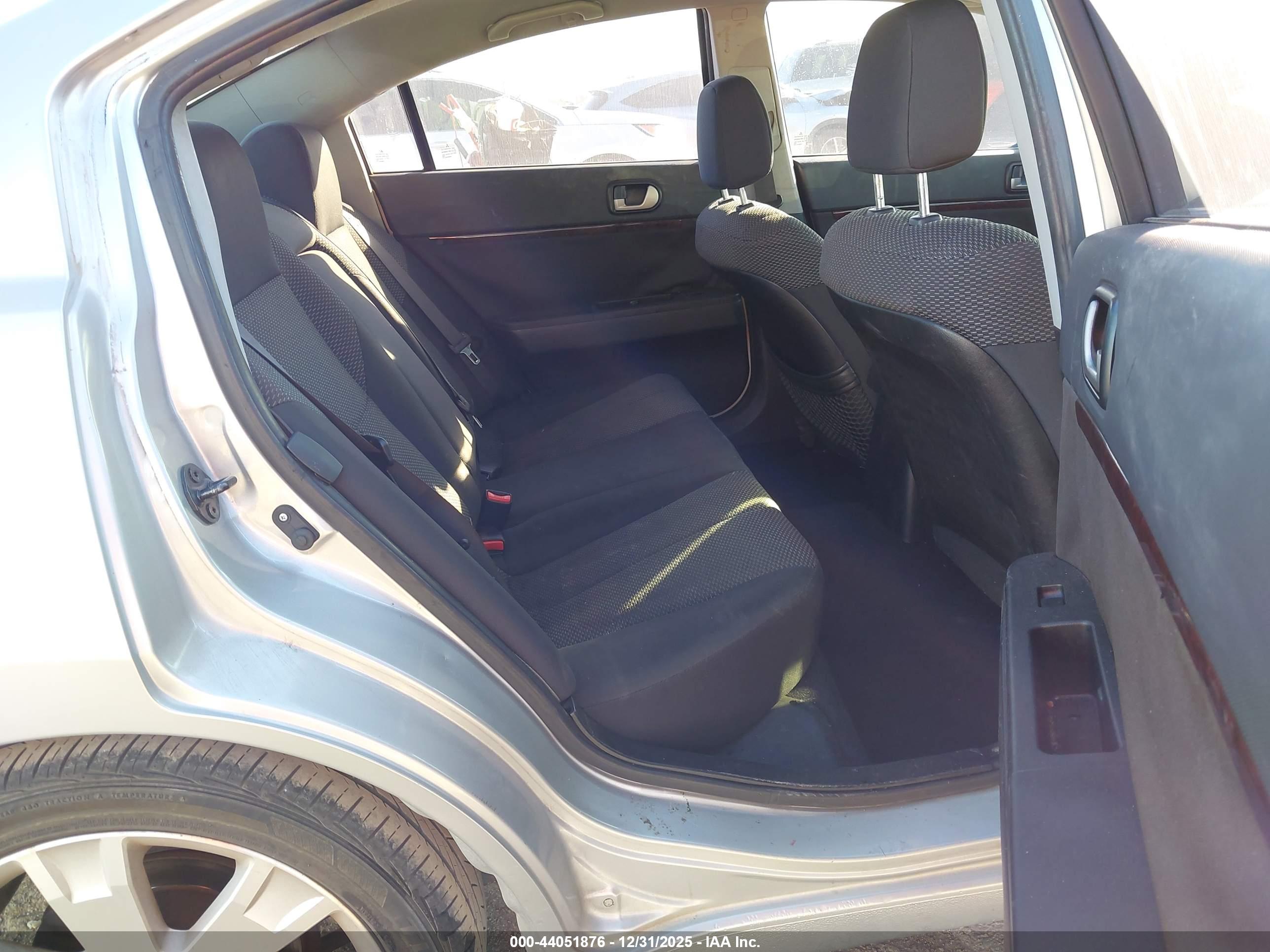 MITSUBISHI GALANT image 8